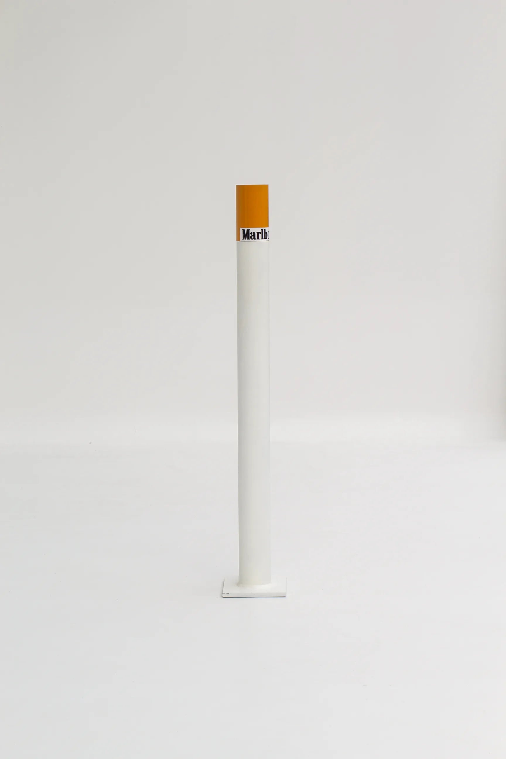 Cendrier publicitaire sur pied Marlboro
