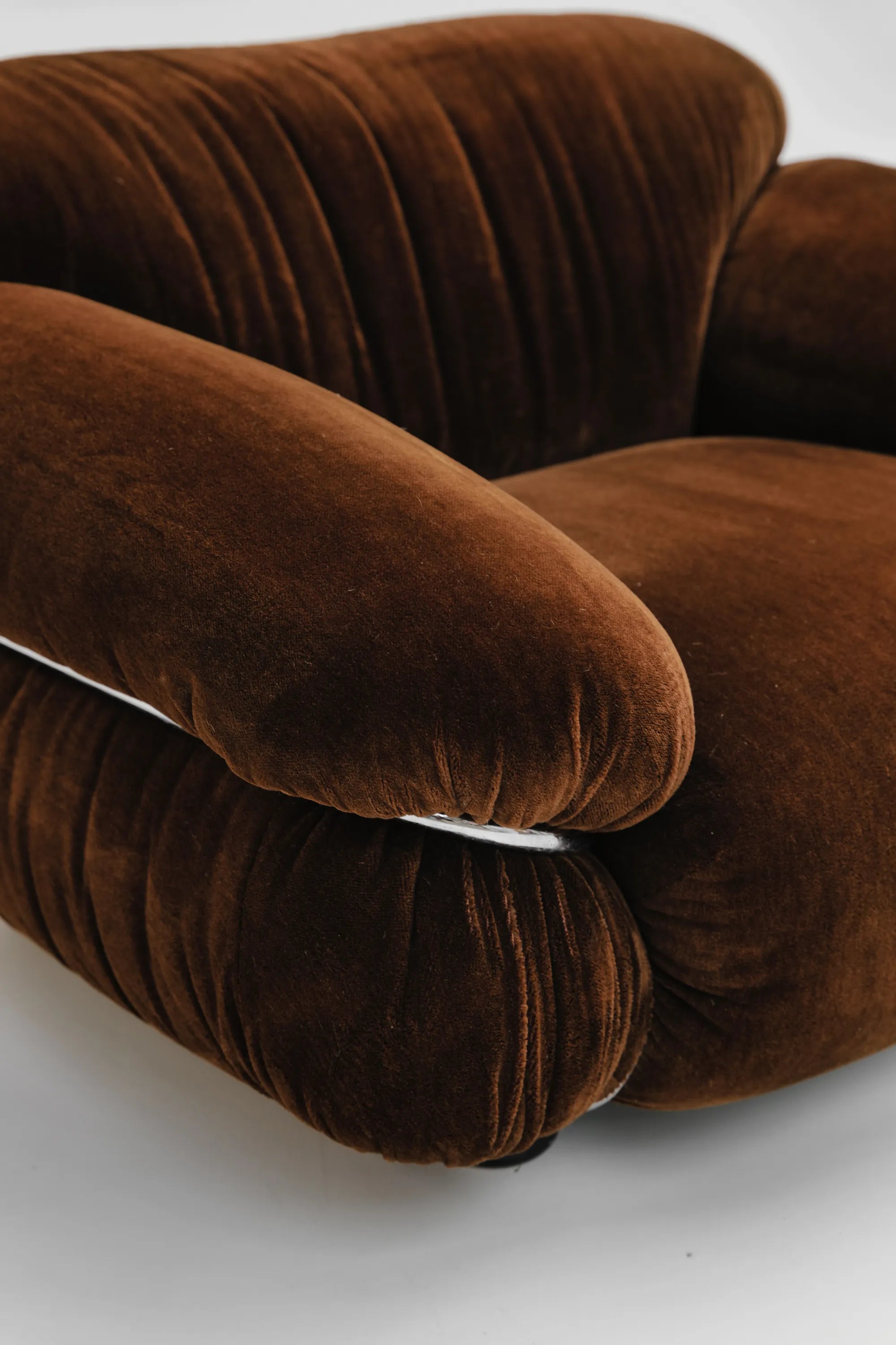 Fauteuil Sesann par Gianfranco Frattini pour Cassina