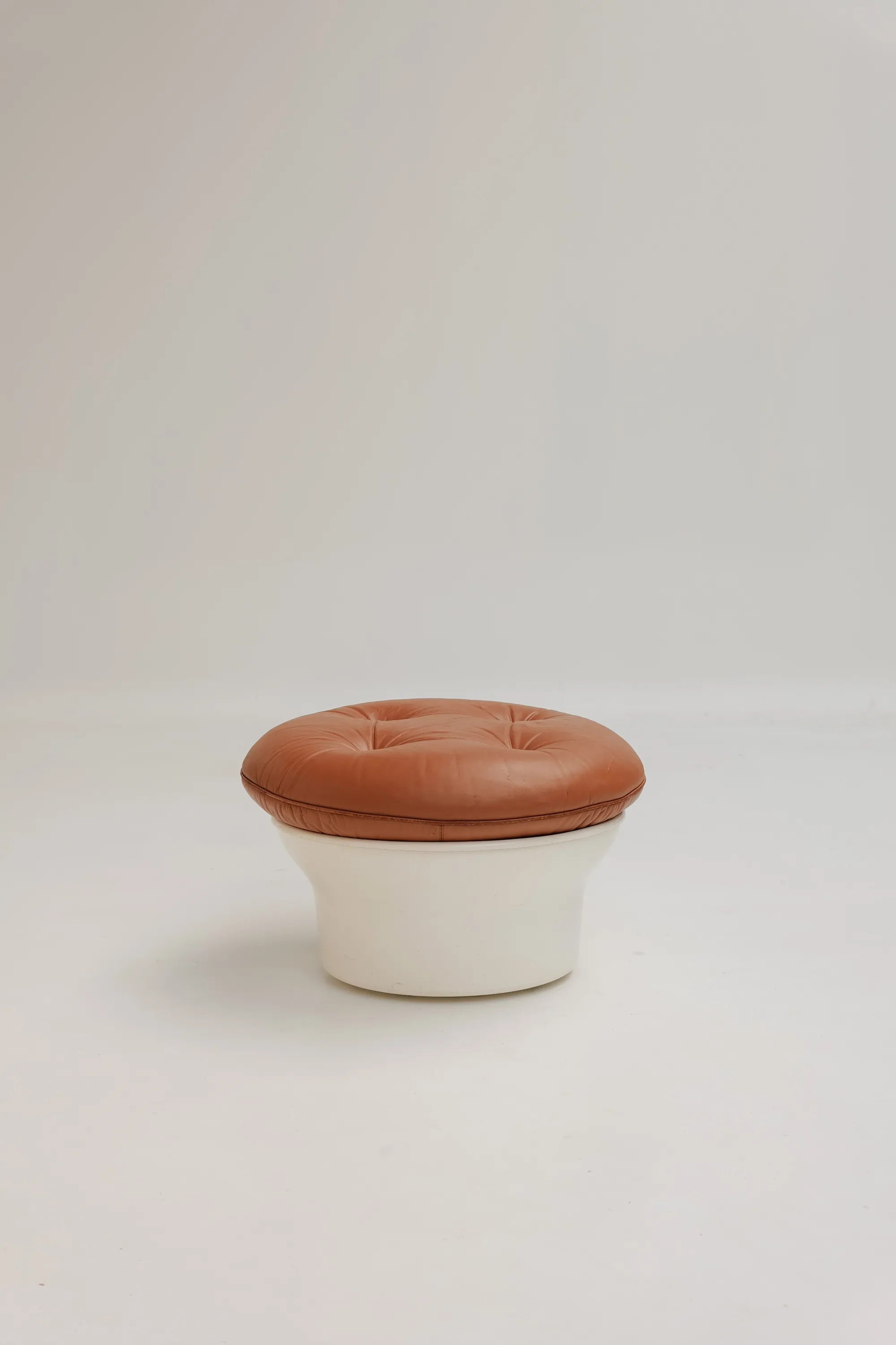 Paire de Fauteuil et Ottoman Karaté par Michel Cadestin pour Airborne