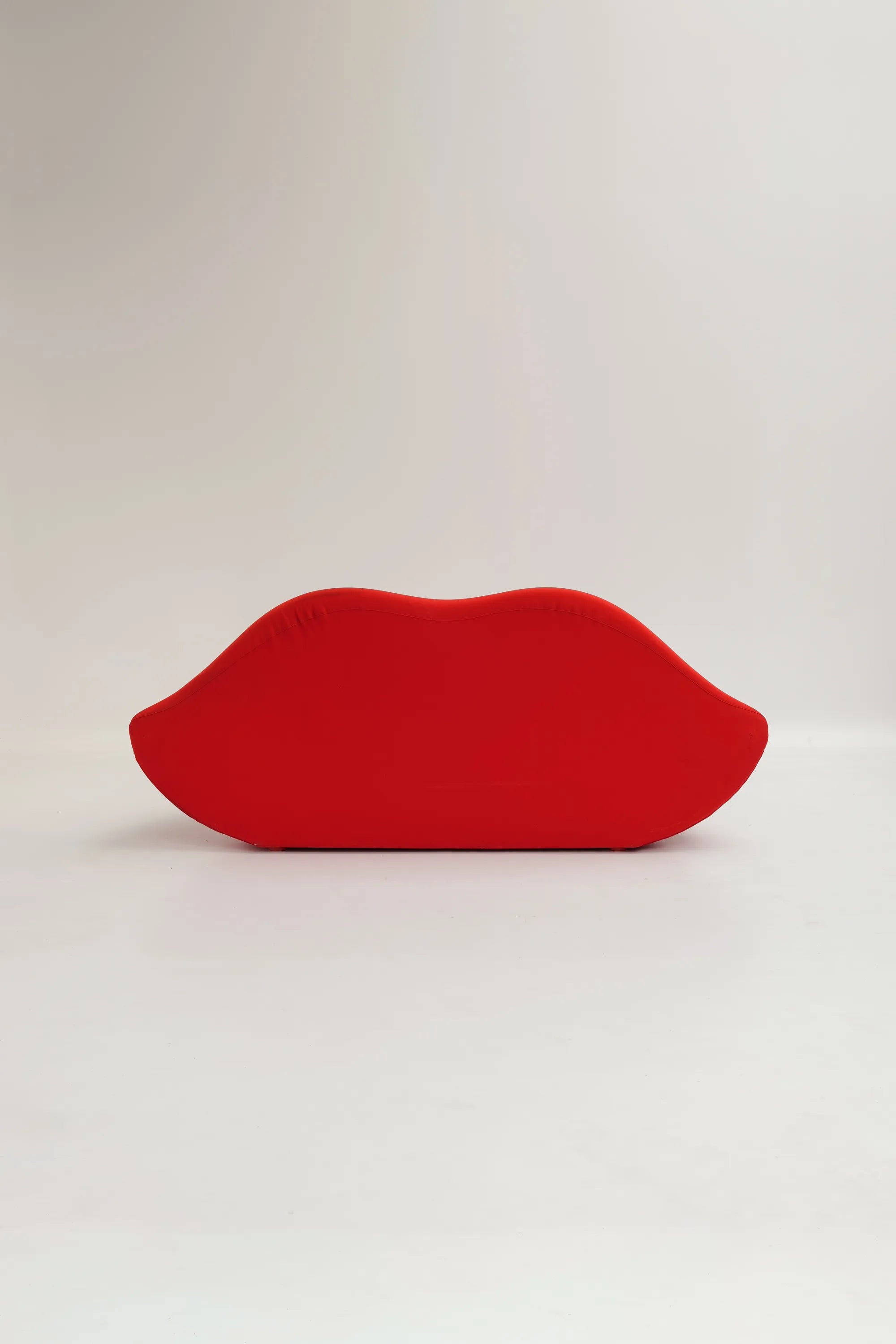 Canapé rouge Lady Bocca de Gufram