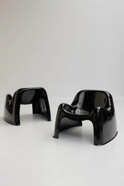 Paire de chaise Toga en Fibre de Verre Noire par Sergio Mazza pour Artemide