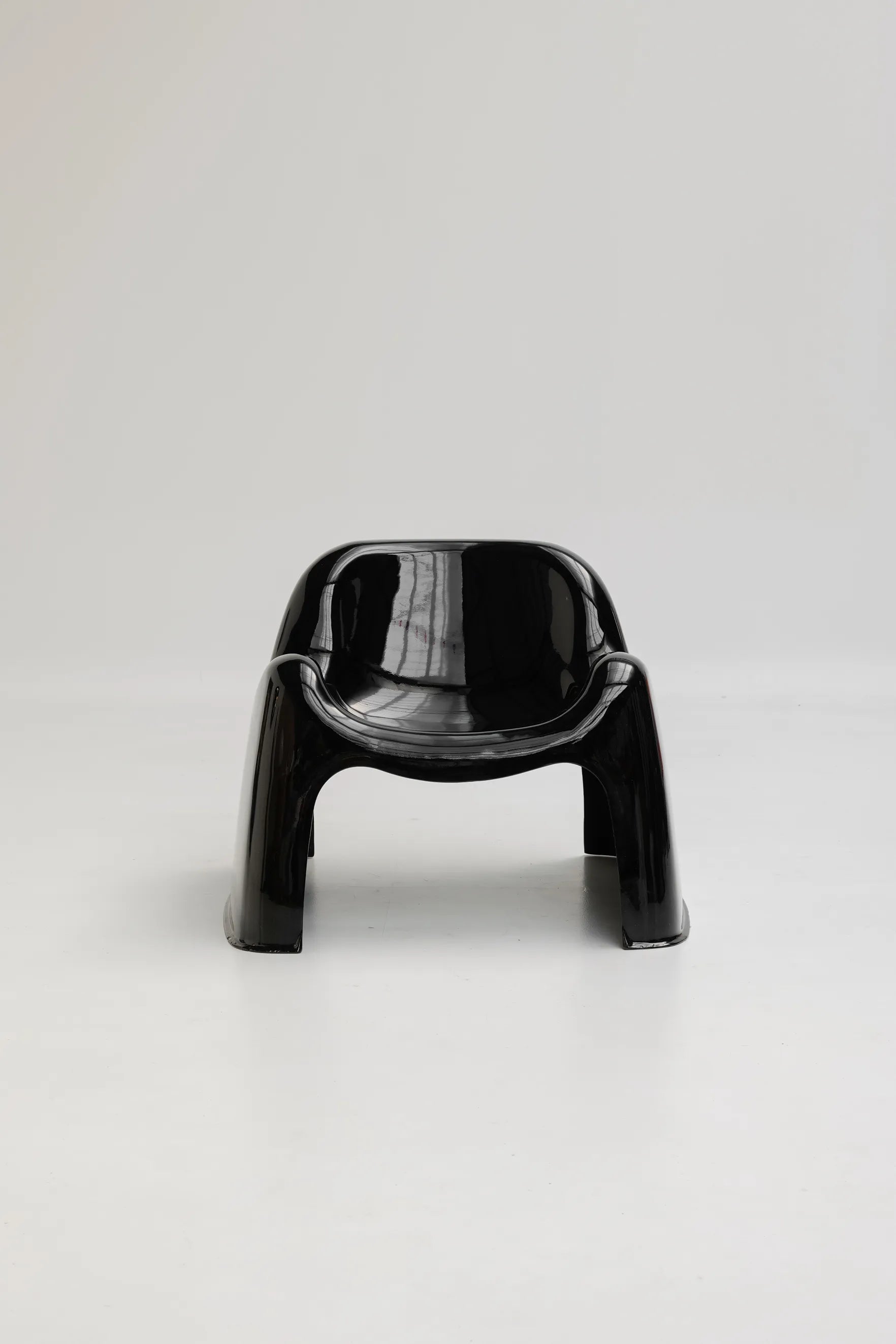 Paire de chaise Toga en Fibre de Verre Noire par Sergio Mazza pour Artemide