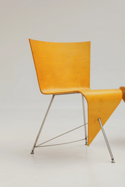 Paire de  chaises sculpturales (prototype) en contreplaqué courbé par J. A. van ’t Leven