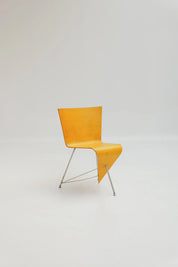 Paire de  chaises sculpturales (prototype) en contreplaqué courbé par J. A. van ’t Leven