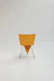 Paire de  chaises sculpturales (prototype) en contreplaqué courbé par J. A. van ’t Leven