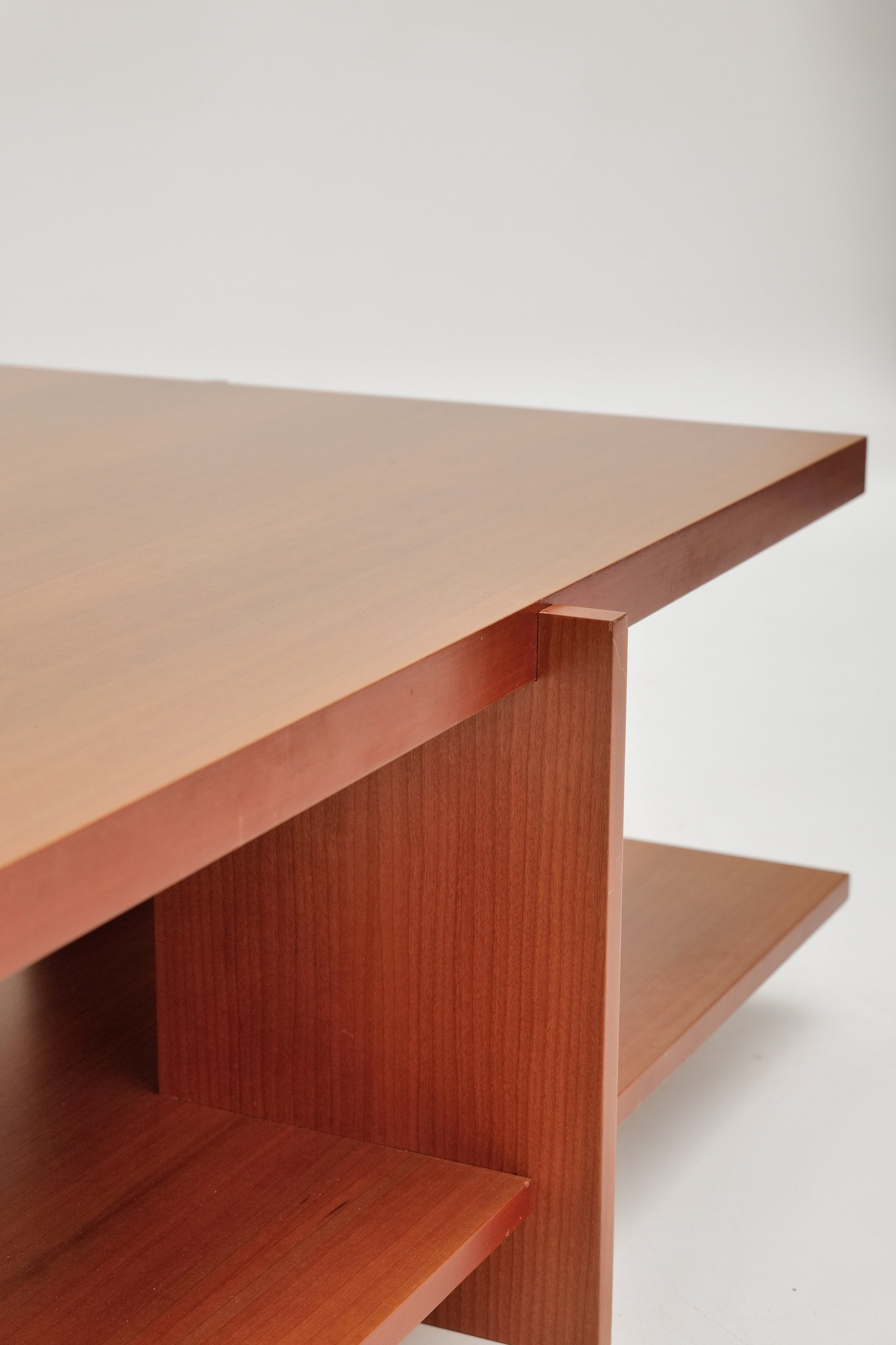 Table basse par Frank Lloyd Wright pour Cassina