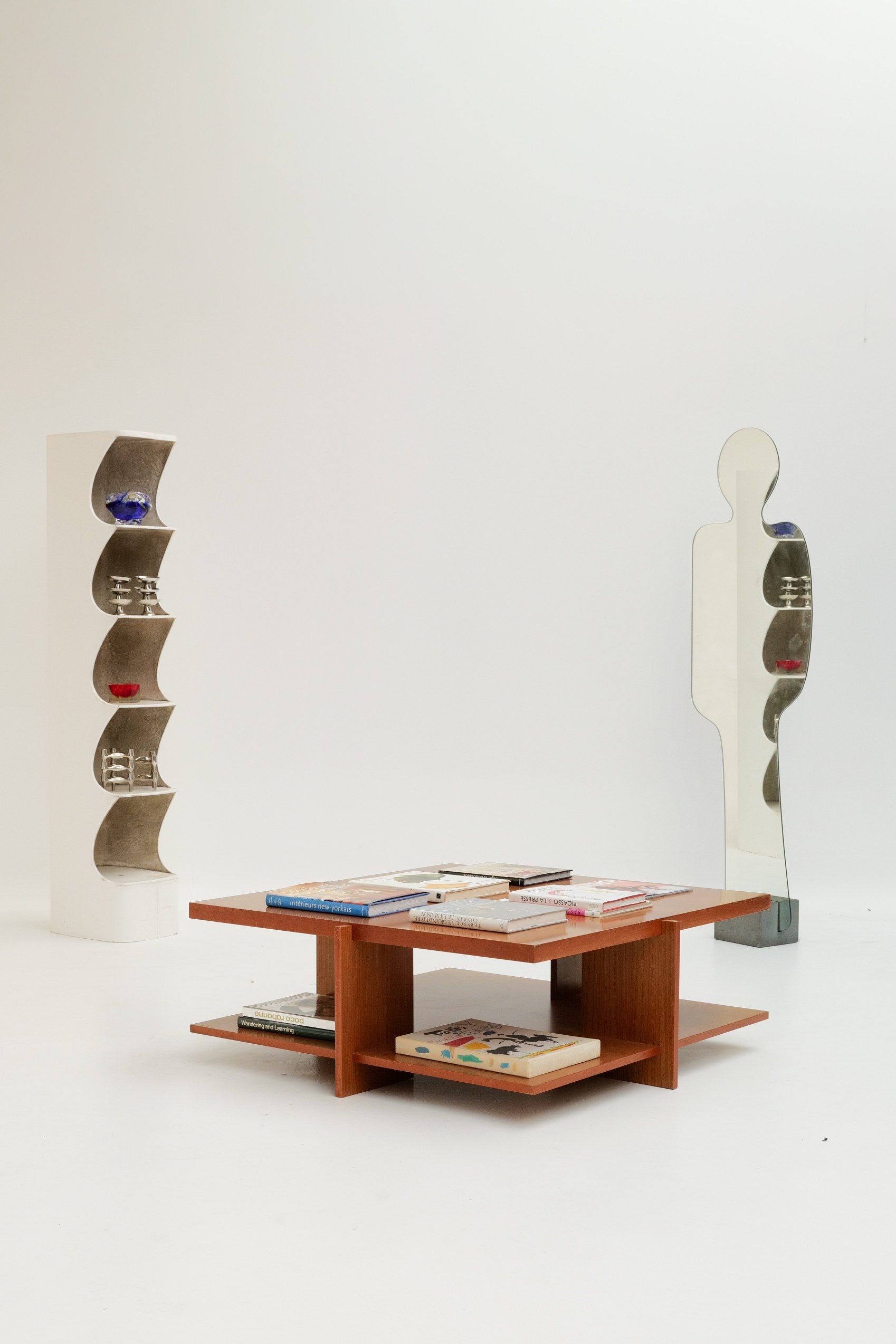 Table basse par Frank Lloyd Wright pour Cassina