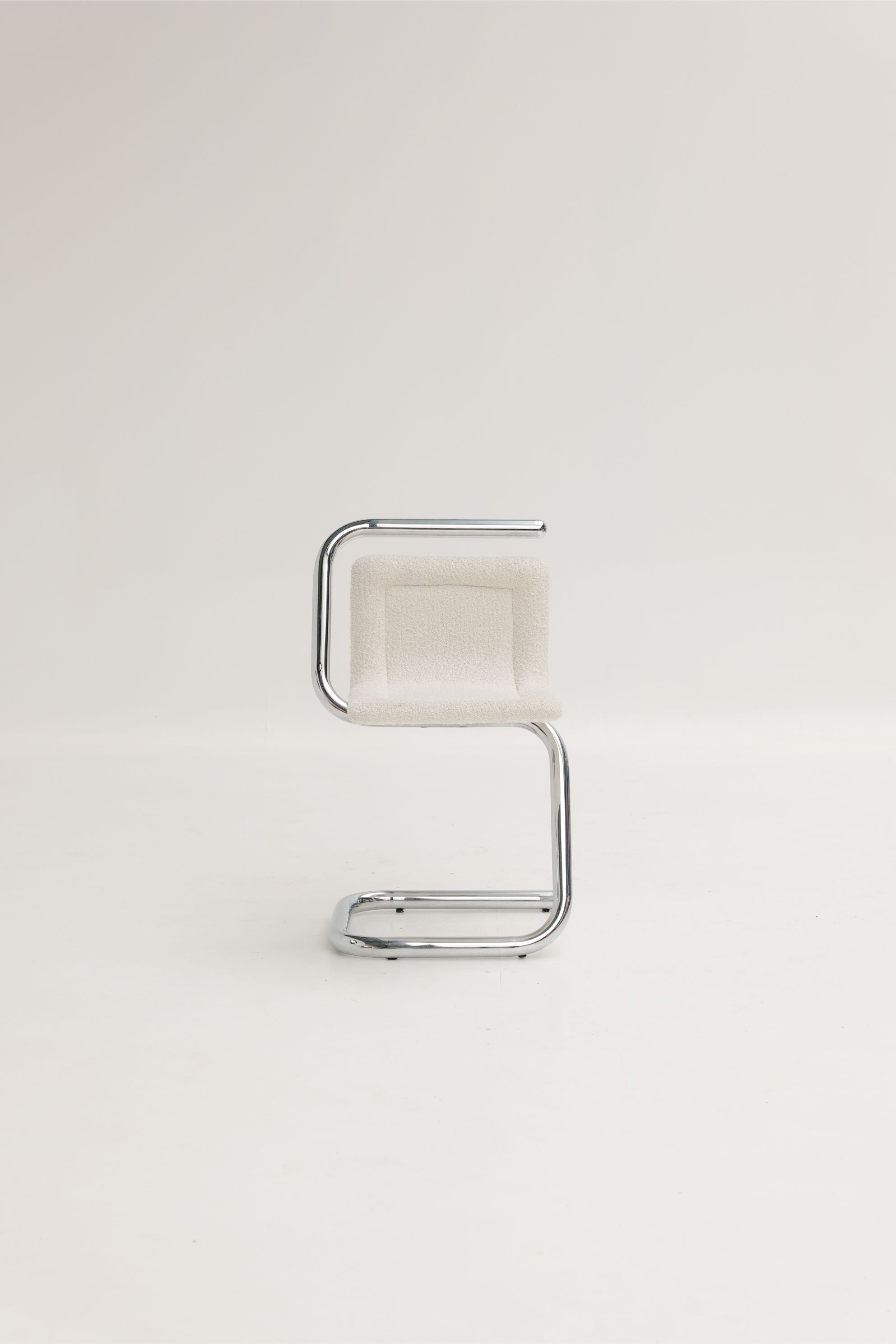 Ensemble de 4 chaises italiennes des années 70 en forme de "s"