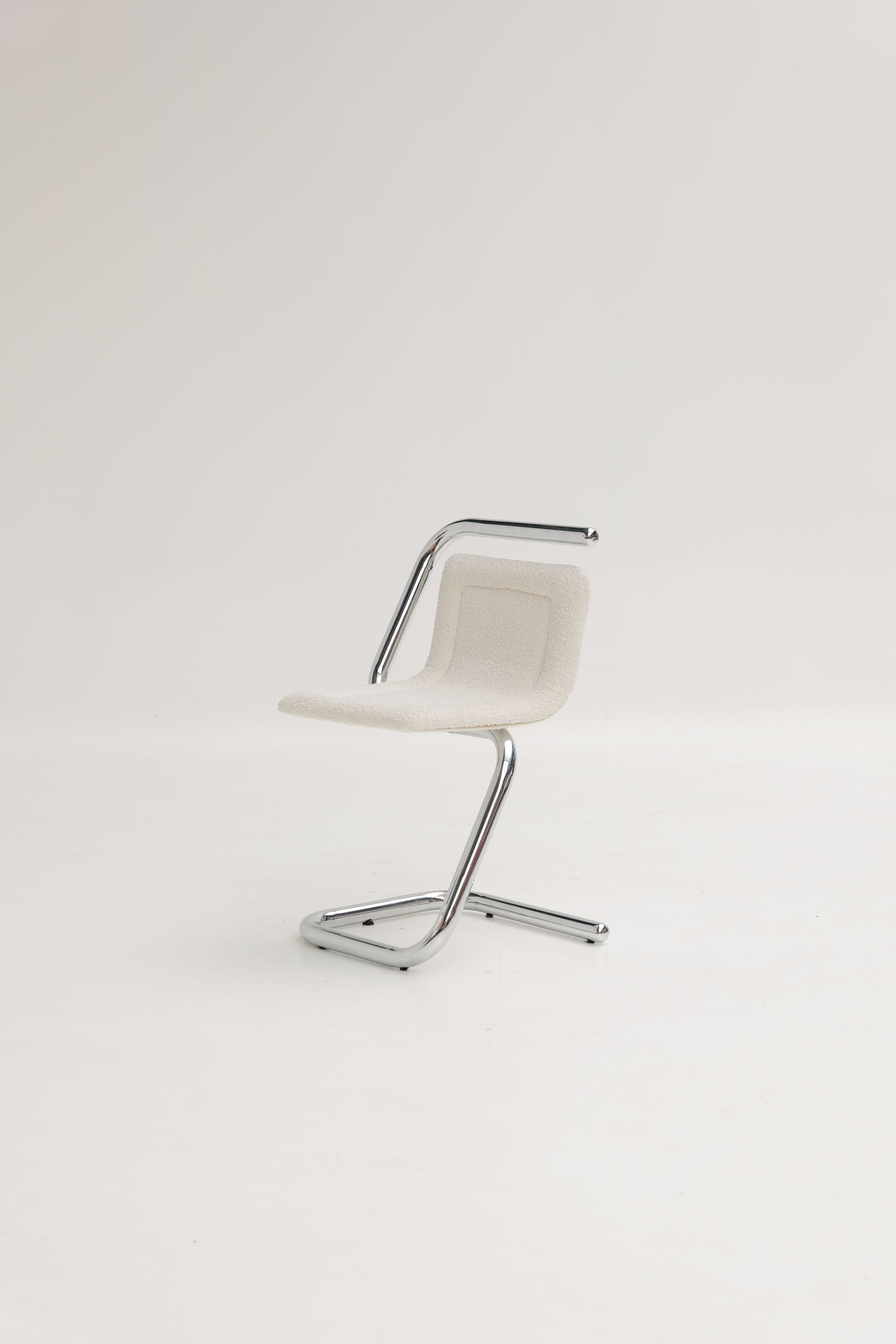 Ensemble de 4 chaises italiennes des années 70 en forme de "s"