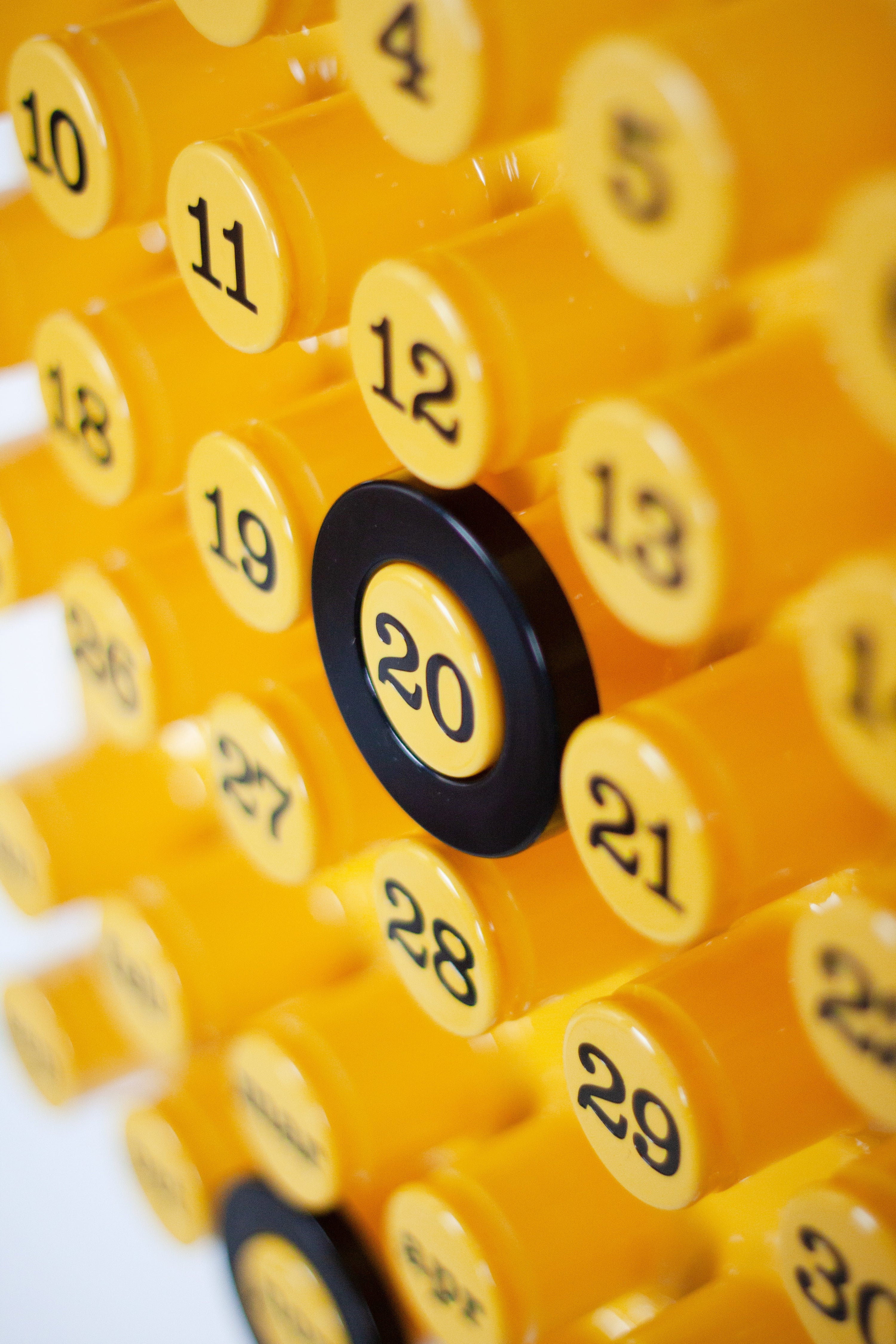 Ring-A-Date Perpetual Calendar by Giorgio Della Beffa (Yellow)