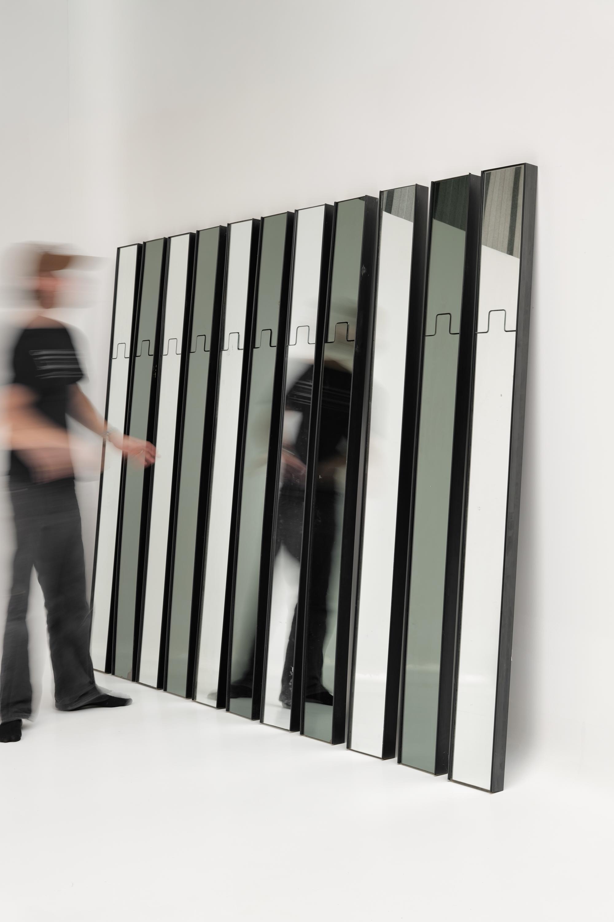 Ensemble de 9 Miroirs / porte-manteaux  Gronda par Luciano Bertoncini pour Elco