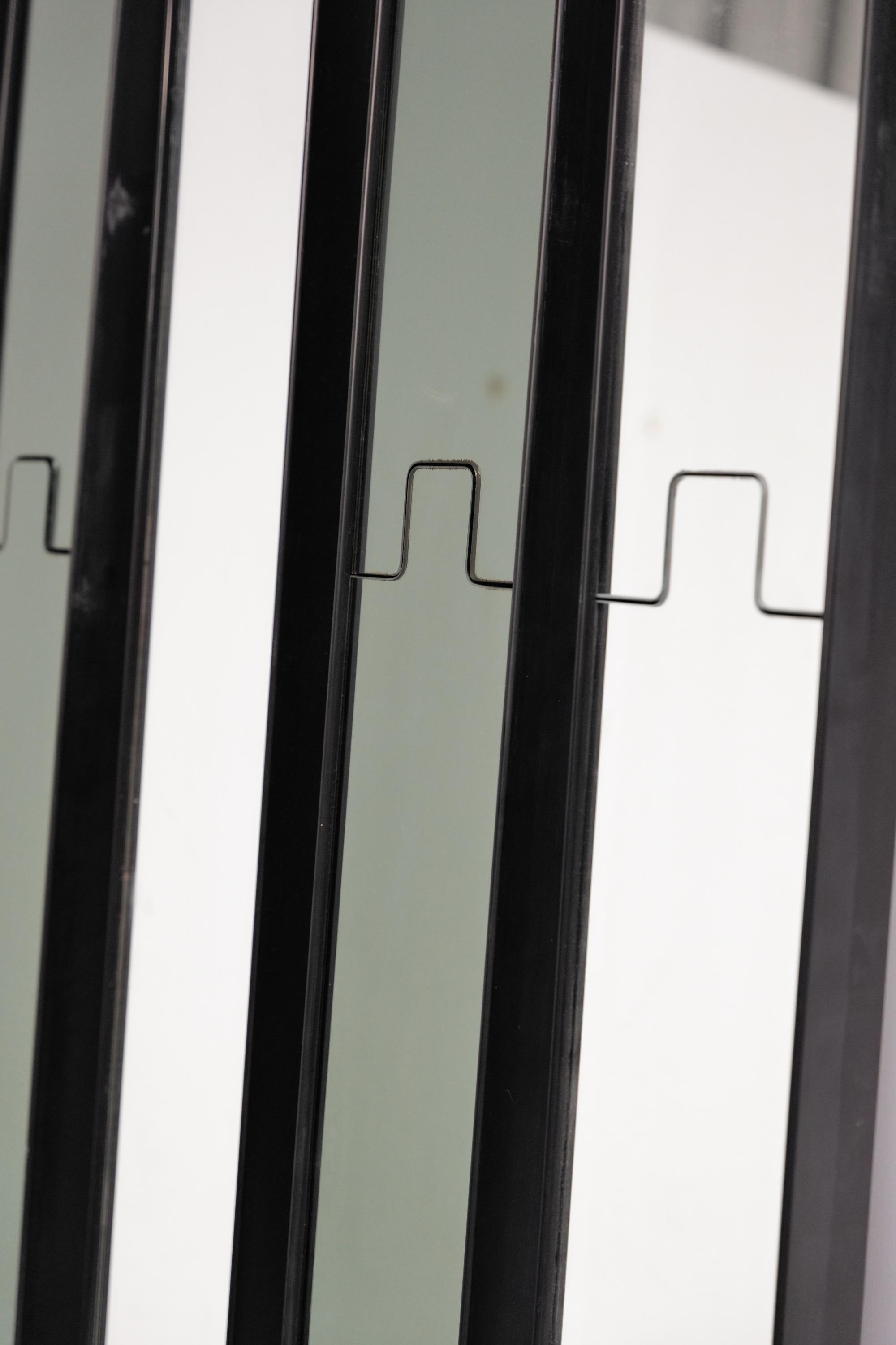 Ensemble de 9 Miroirs / porte-manteaux  Gronda par Luciano Bertoncini pour Elco