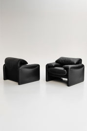 Paire de fauteuils Maralunga par Vico Magistretti pour Cassina