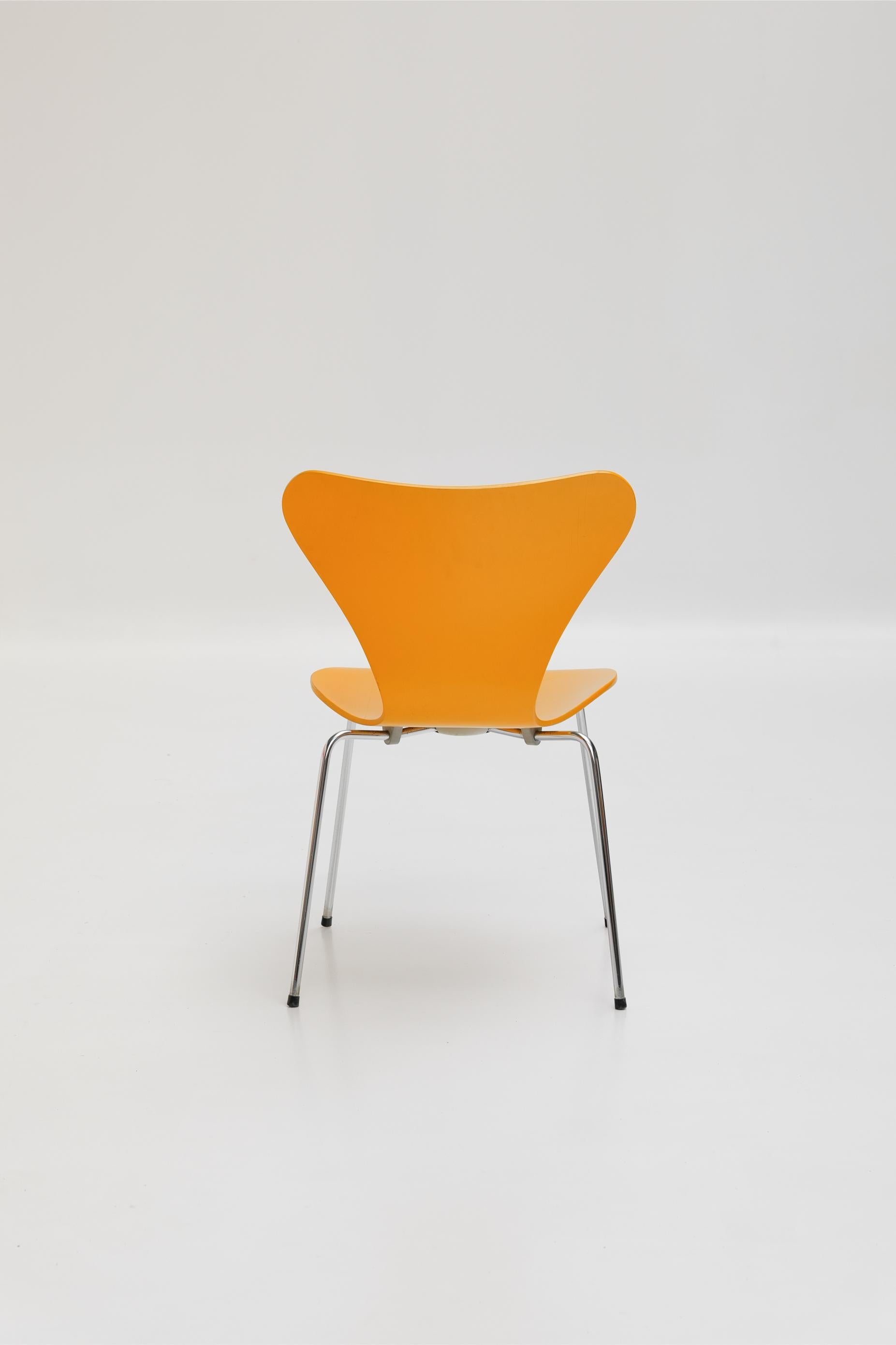 Chaise Series 7 3107 par Arne Jacobsen pour Fritz Hansen