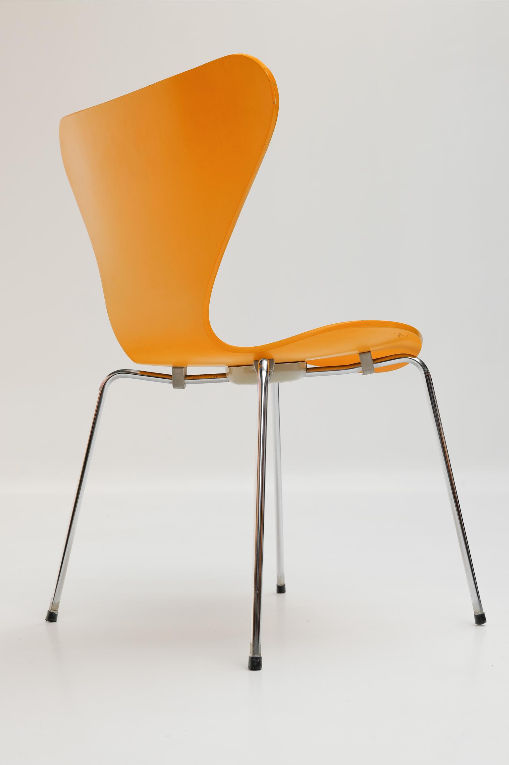 Chaise Series 7 3107 par Arne Jacobsen pour Fritz Hansen