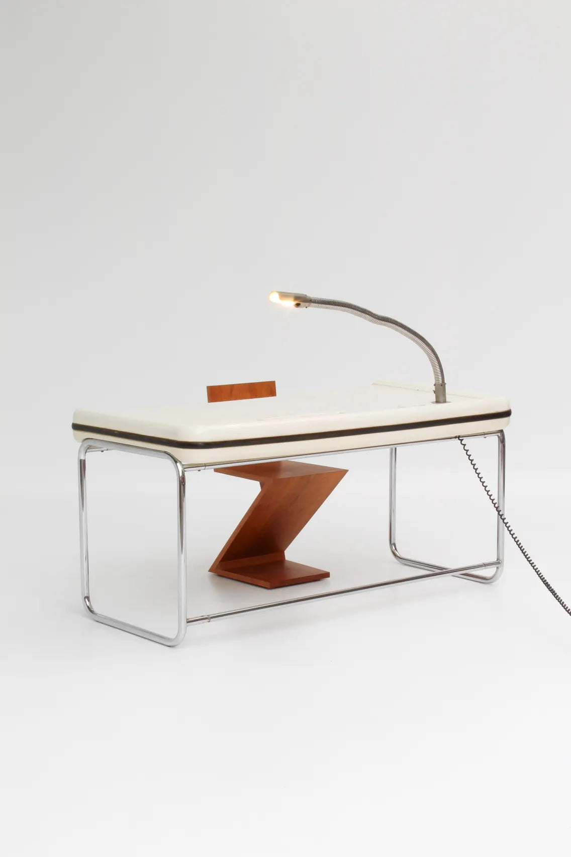 Bureau de direction en fibre de verre par Marc Held, 1967
