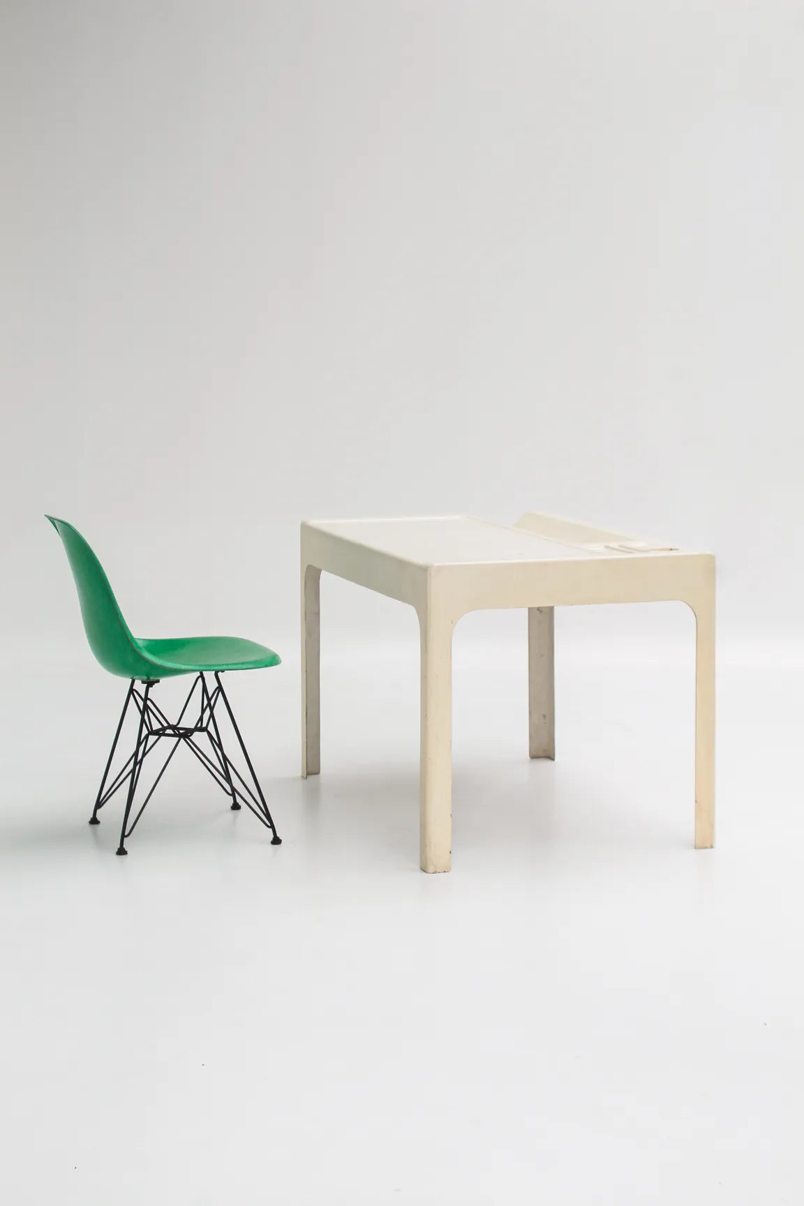 Bureau 'Ozoo' blanc de Marc Berthier pour Ozoo