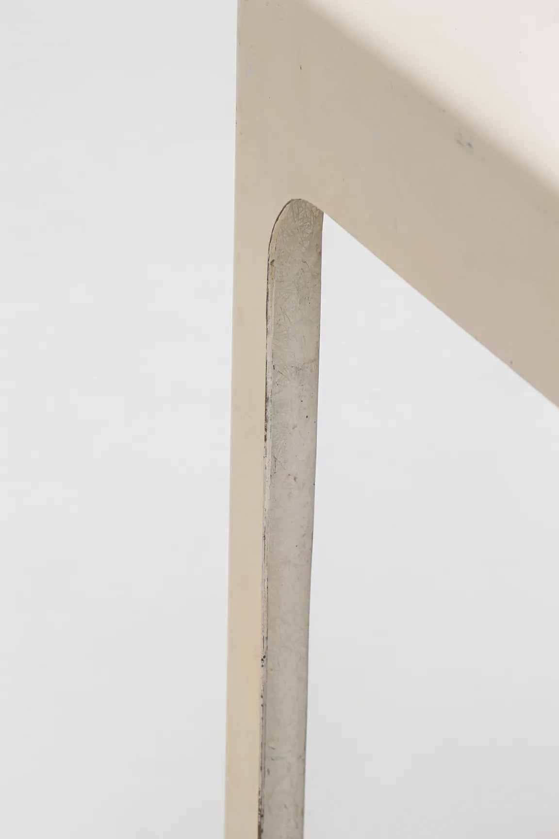 Bureau 'Ozoo' blanc de Marc Berthier pour Ozoo