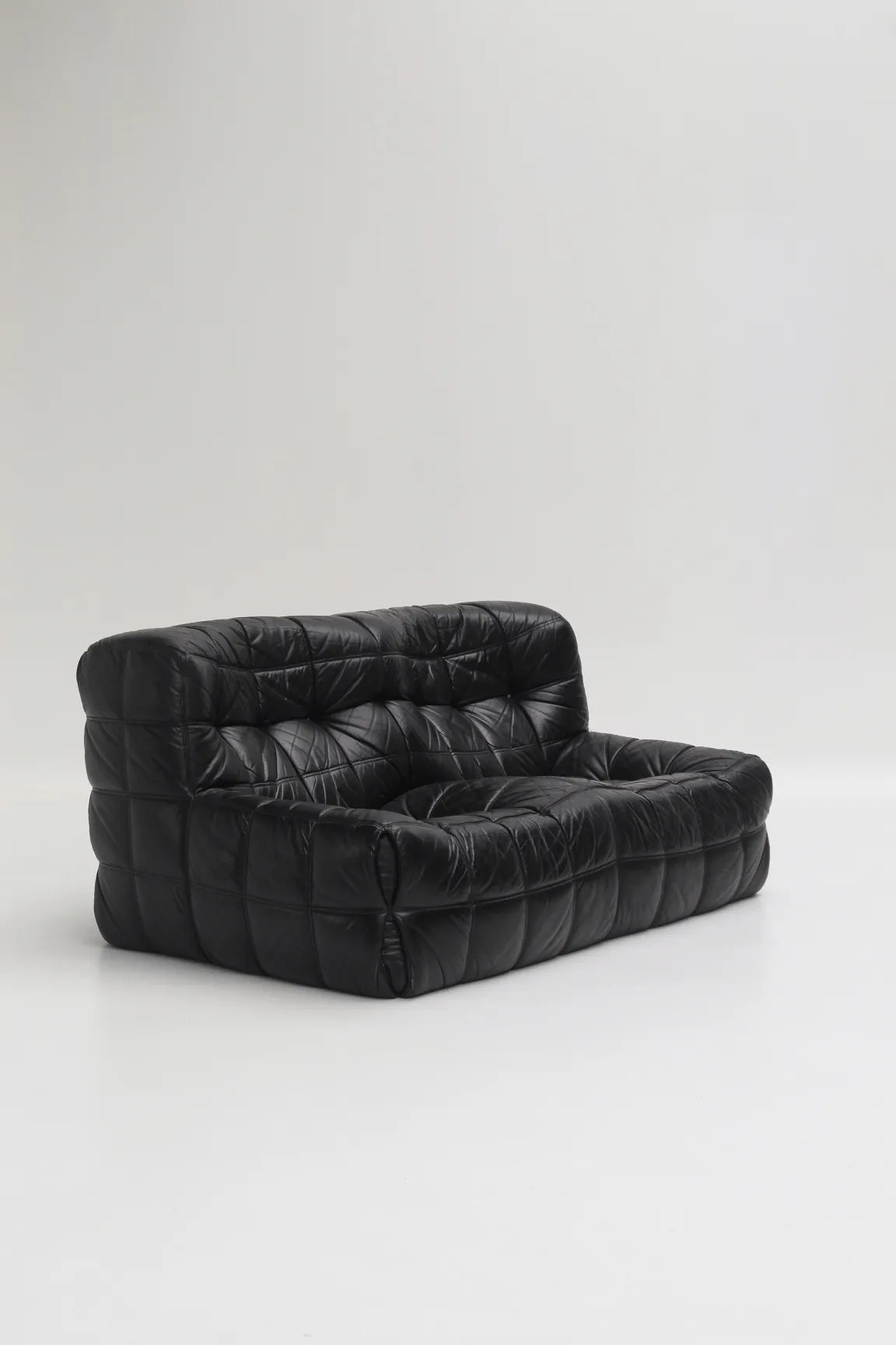 Canapé Kashima de Michel Ducaroy en cuir noir pour Ligne Roset