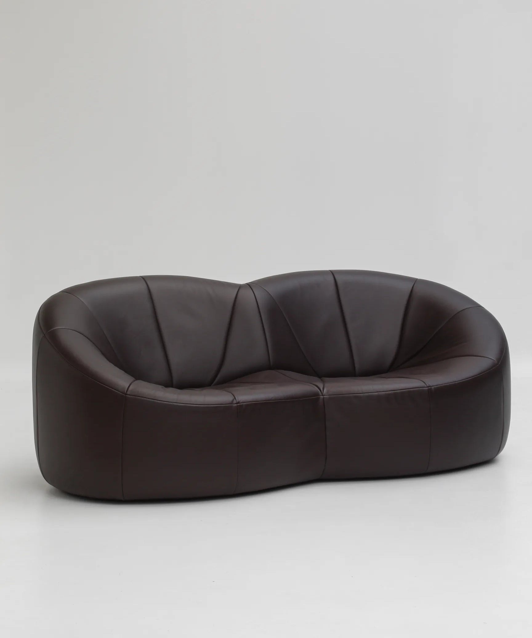 canape-pumpkin-pierre-paulin-cuir-marron-1.webp