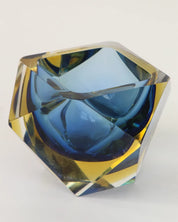 Cendrier en verre Murano sommerso, forme diamant, couleurs bleu et jaune