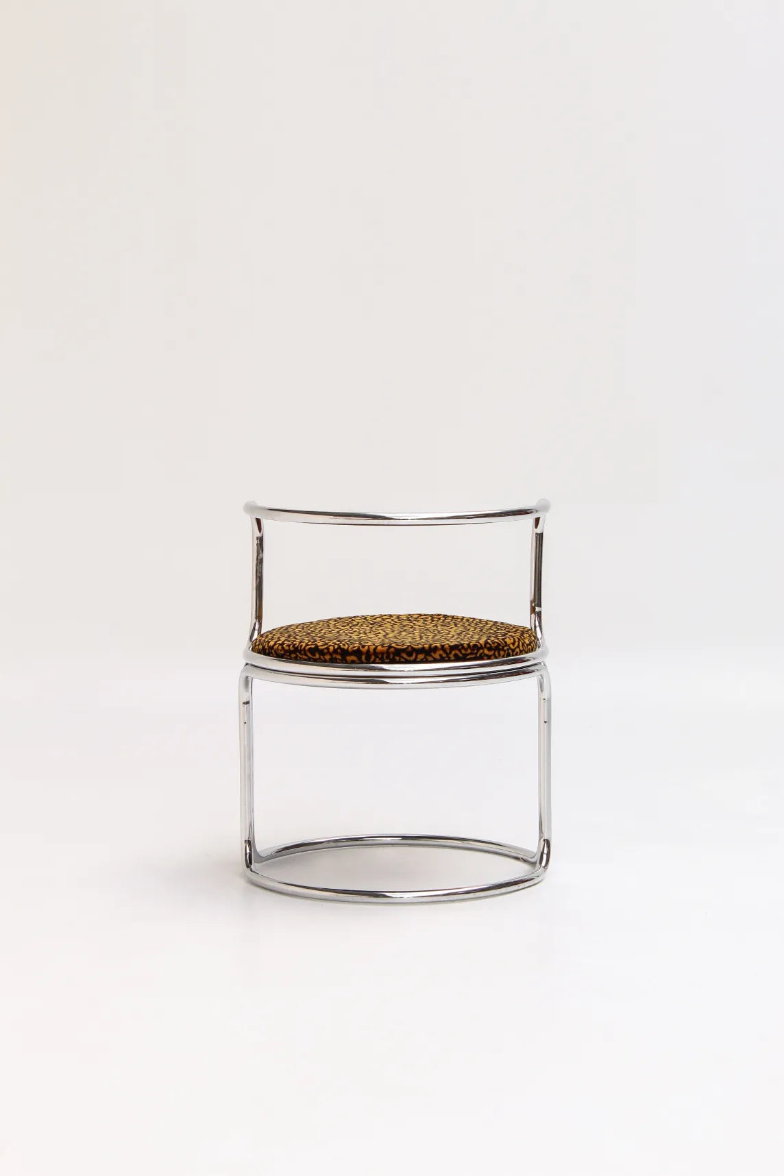 Chaise design de Gae Aulenti pour Prisunic, structure tubulaire et tissu léopard, années 70