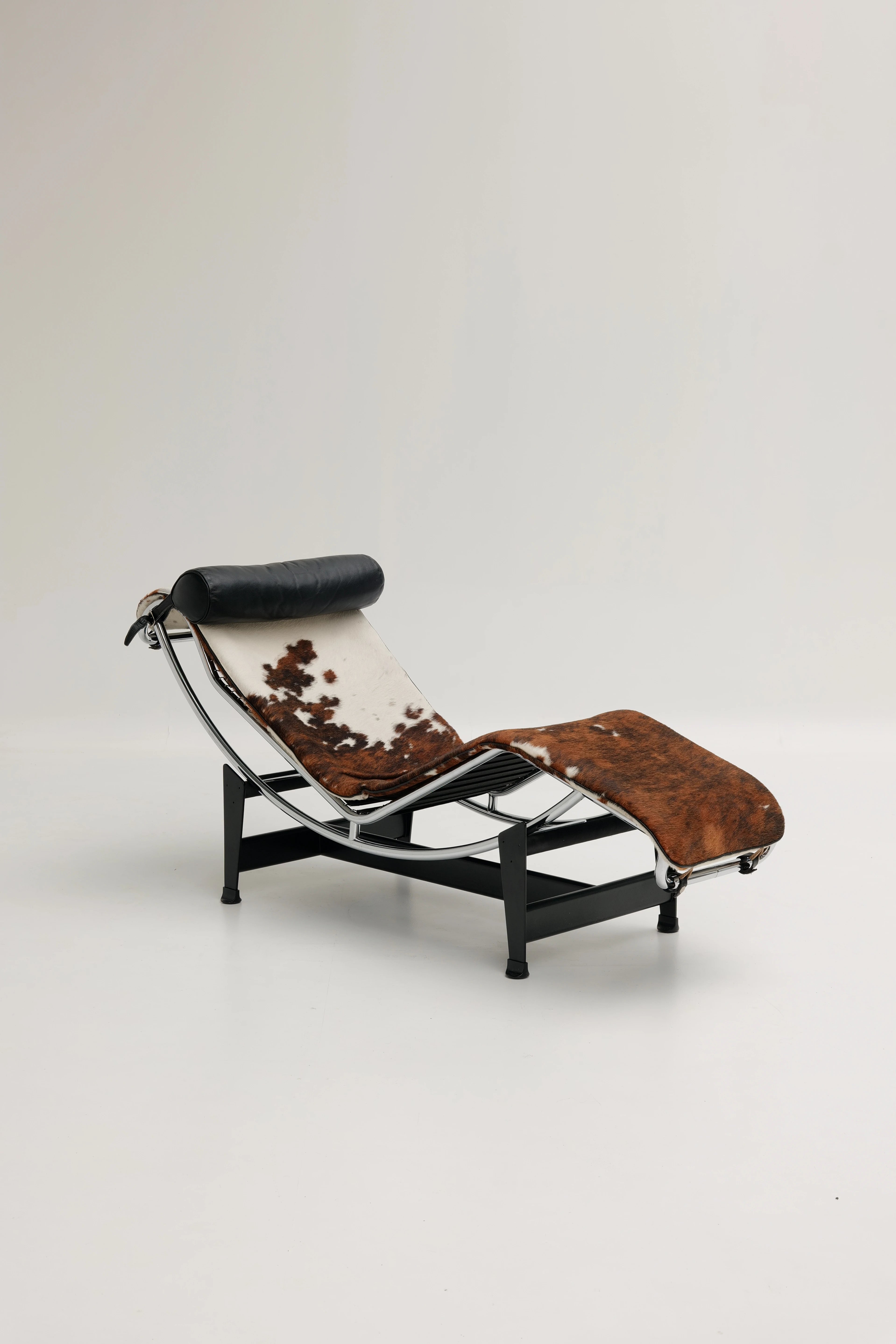 Chaise longue LC4 par Le Corbusier & Charlotte Perriand pour Cassina