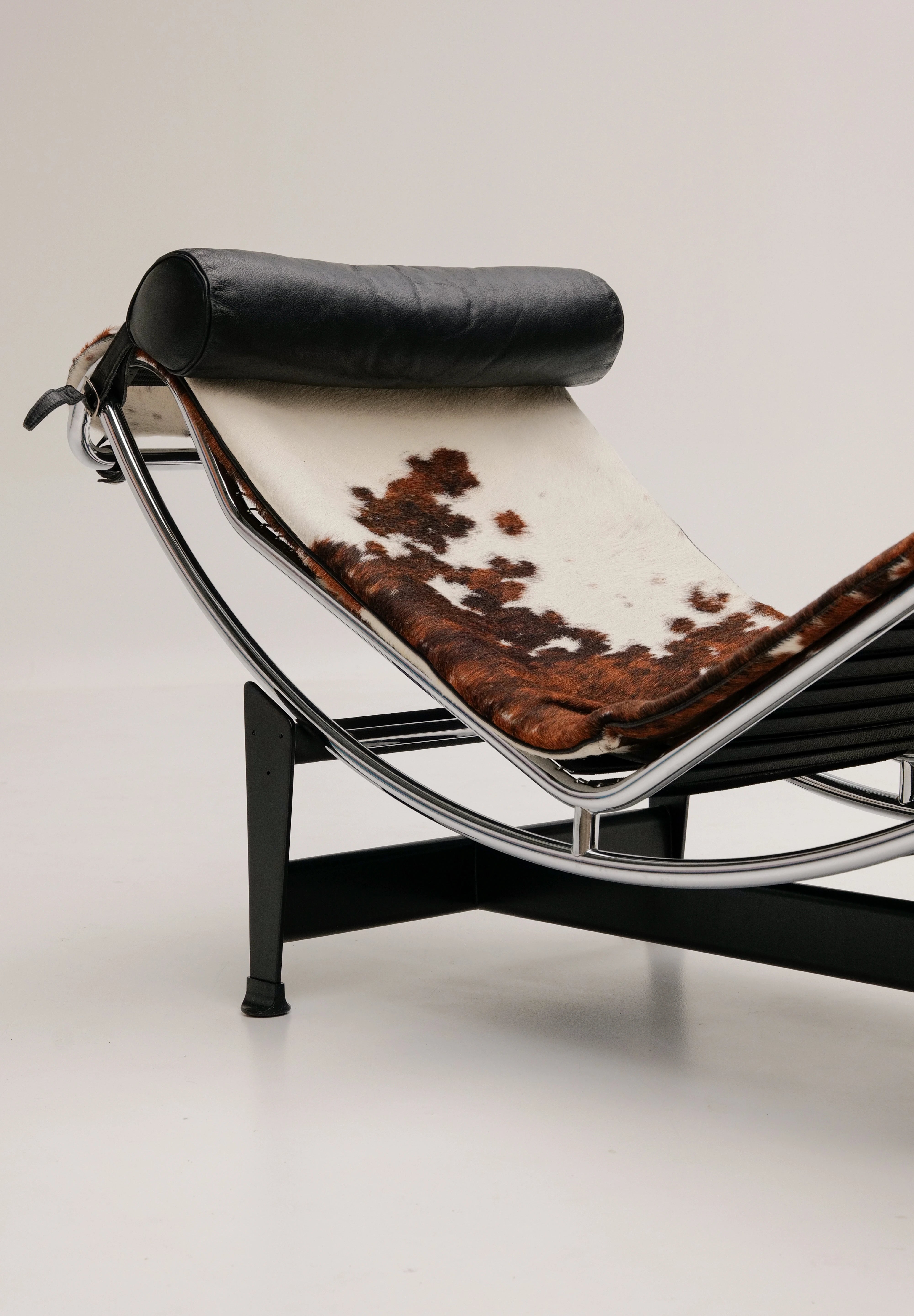 Chaise longue LC4 par Le Corbusier & Charlotte Perriand pour Cassina