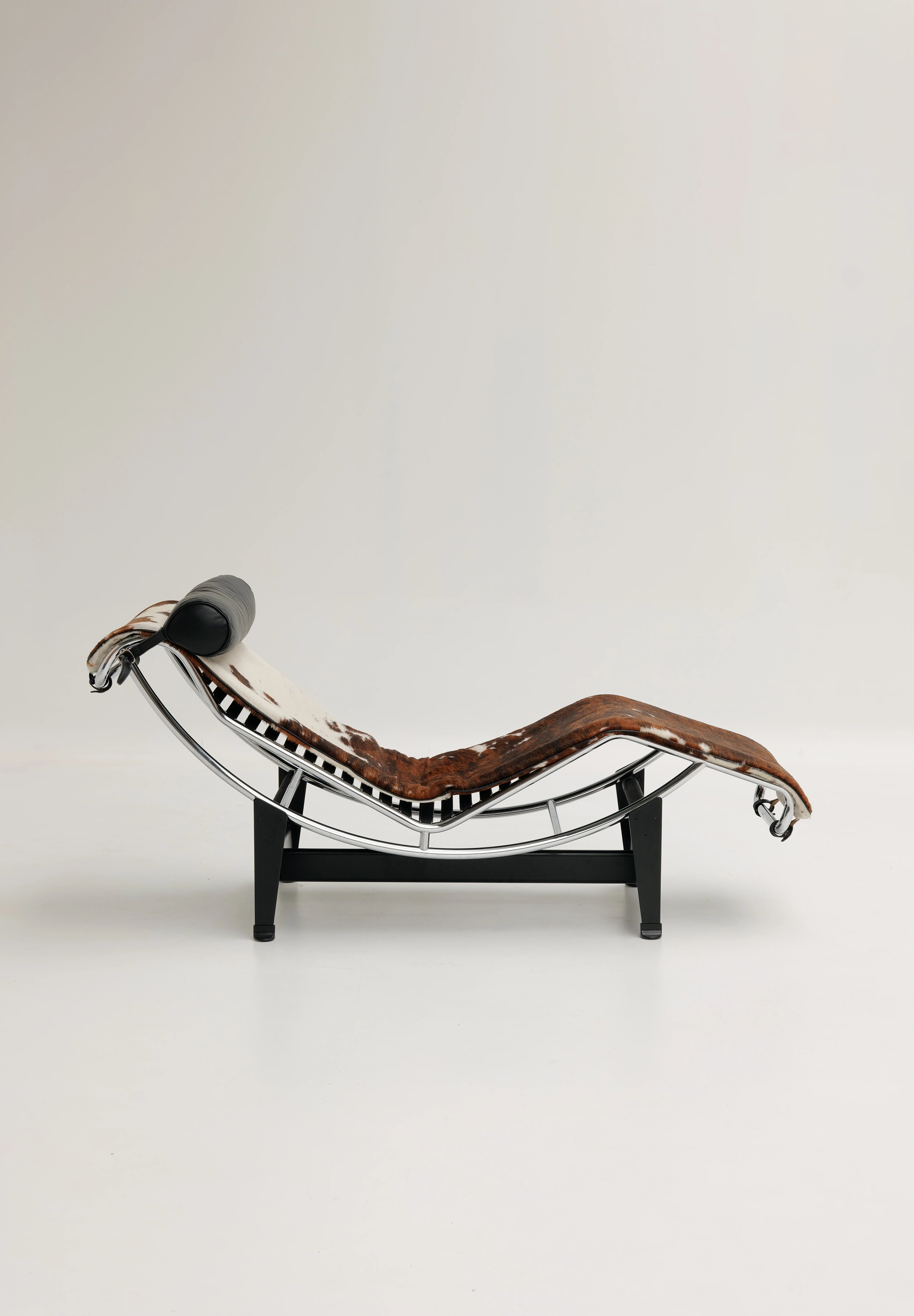 Chaise longue LC4 par Le Corbusier & Charlotte Perriand pour Cassina