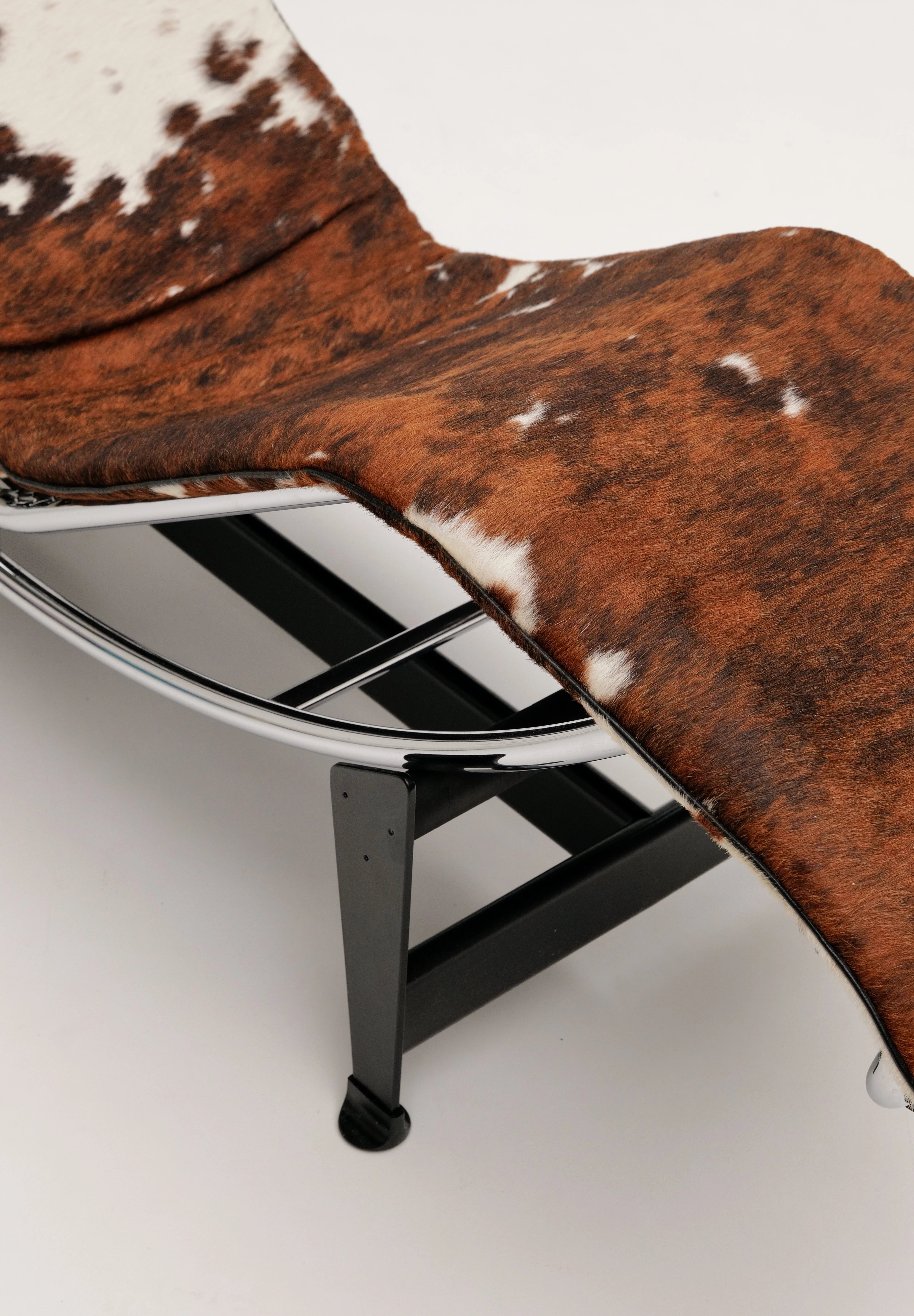 Chaise longue LC4 par Le Corbusier & Charlotte Perriand pour Cassina