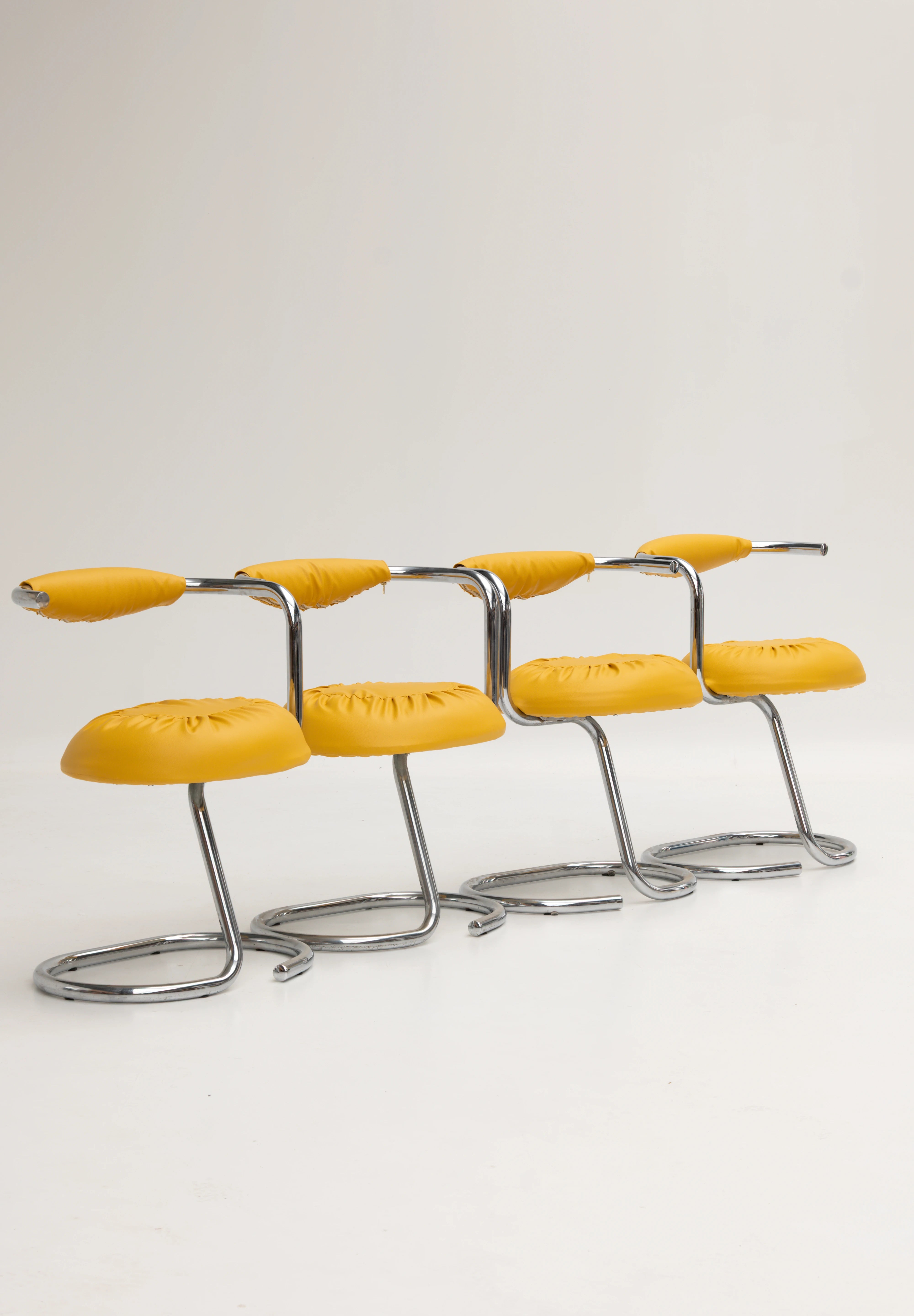 Set de 4 chaises Cobra par Giotto Stoppino jaune