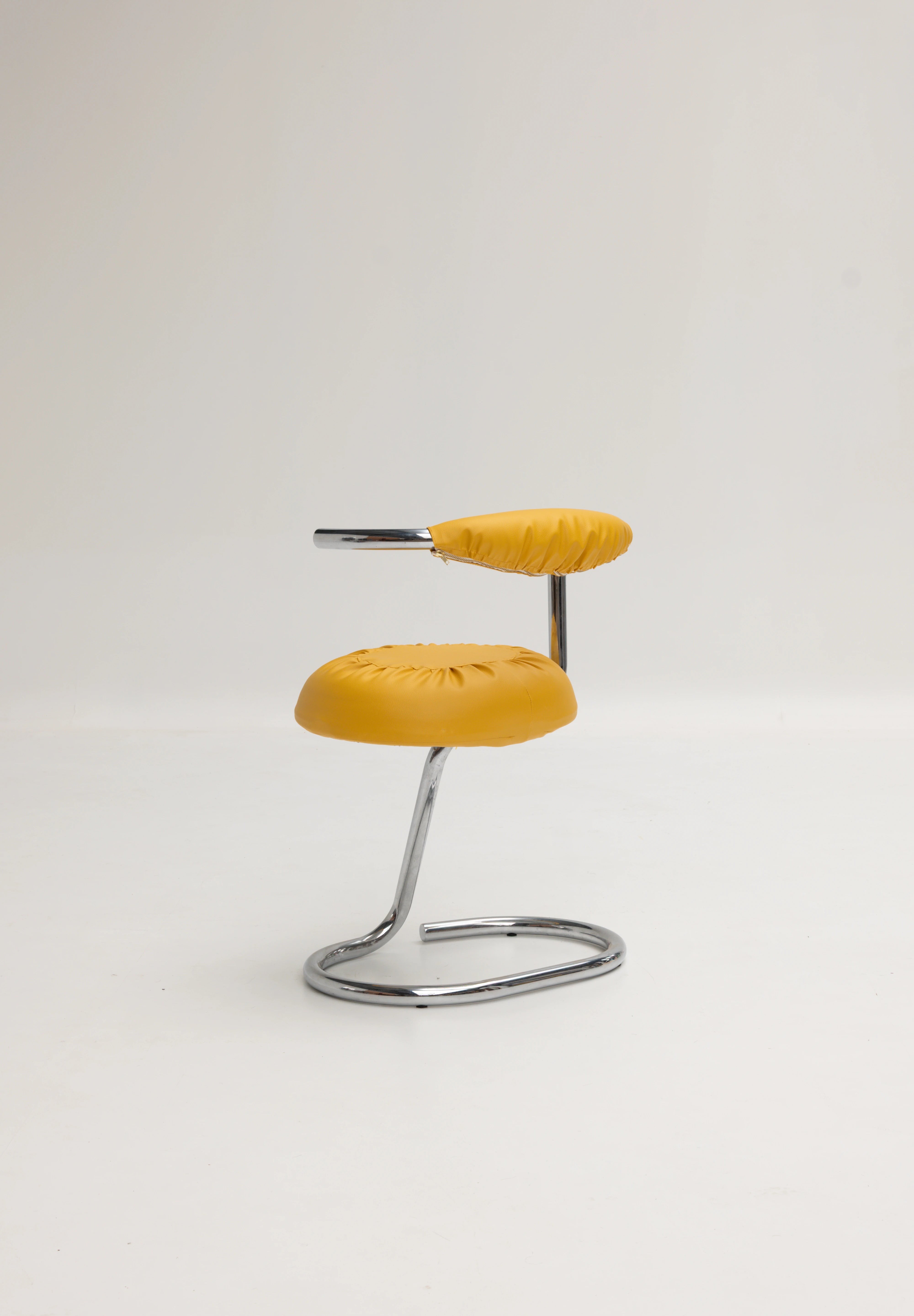 Set de 4 chaises Cobra par Giotto Stoppino jaune
