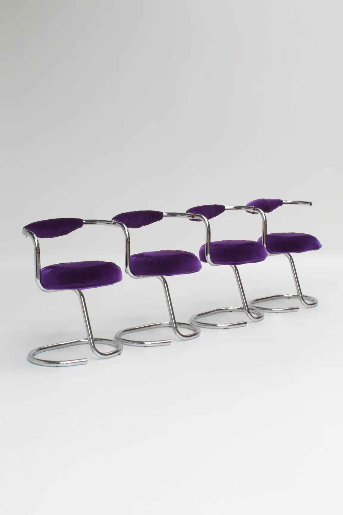 Set de 4 chaises Cobra par Giotto Stoppino, velours violet