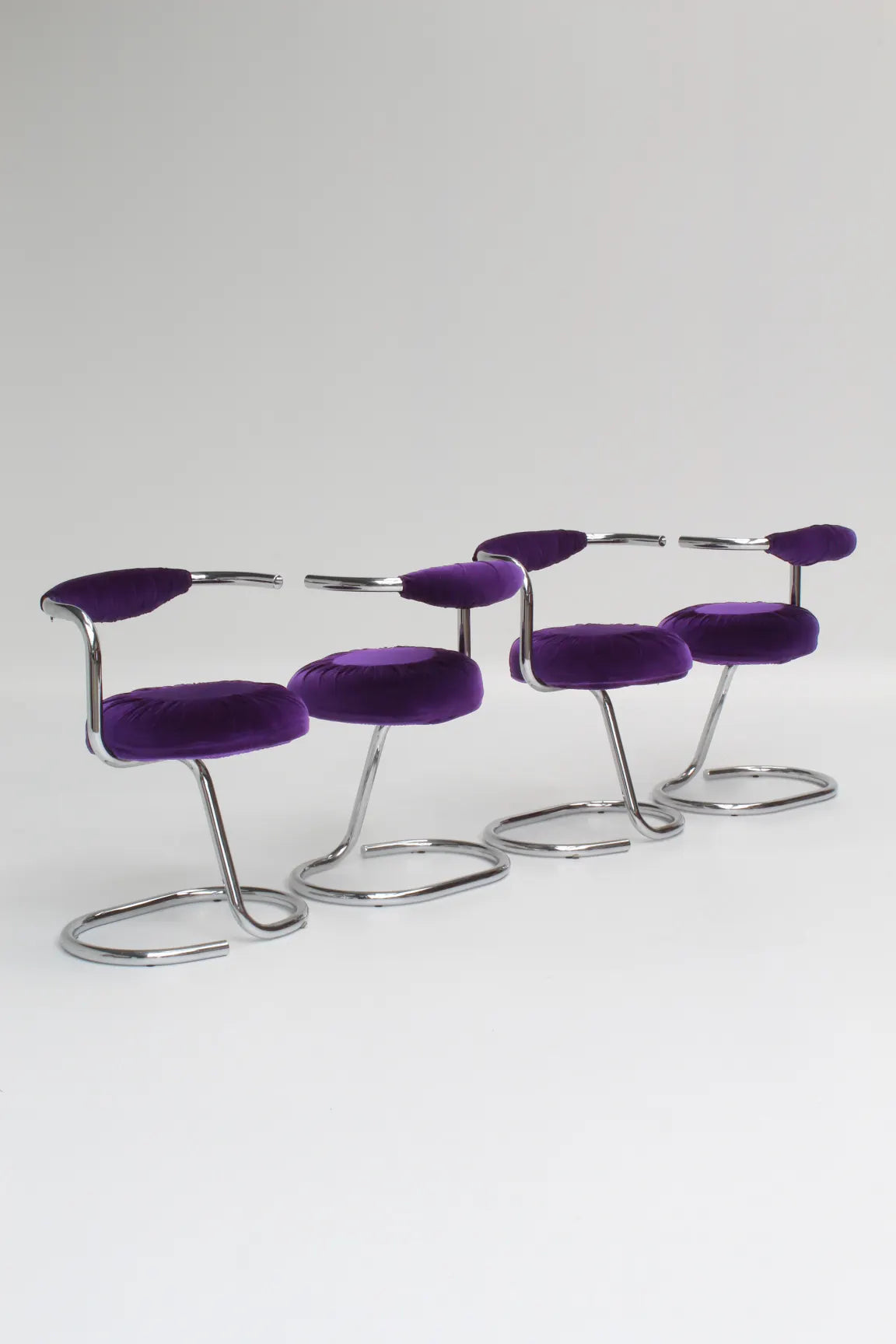 Set de 4 chaises Cobra par Giotto Stoppino, velours violet