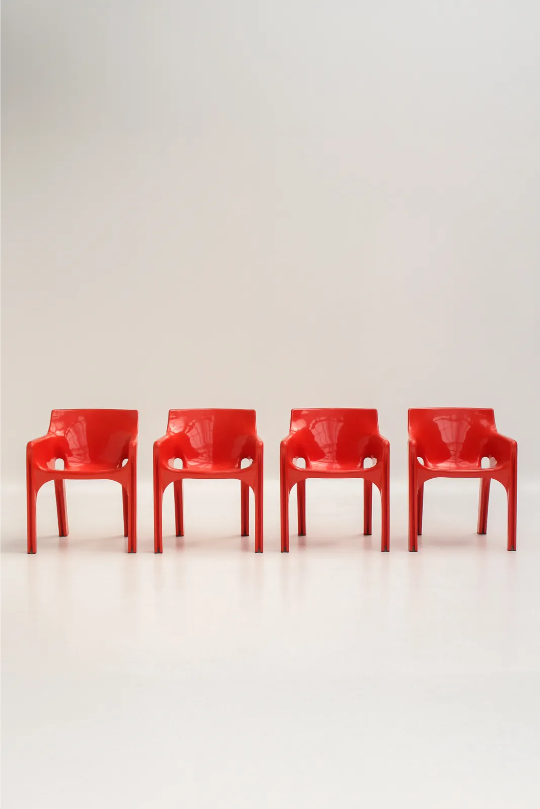 Set de 4 chaises Gaudi de Vico Magistretti pour Artemide
