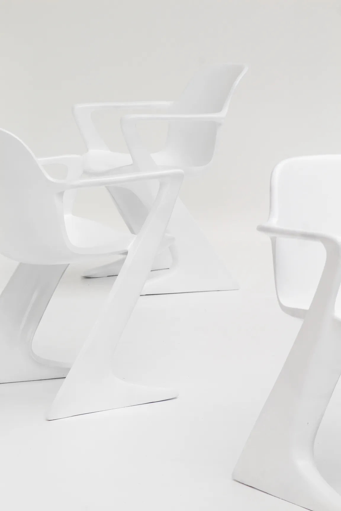 Chaises « Kangourou » blanches par Ernst Moeckl pour Horn