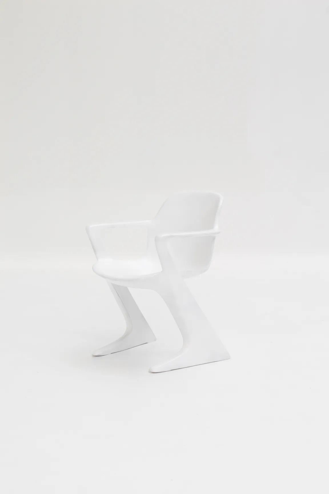 Chaises « Kangourou » blanches par Ernst Moeckl pour Horn