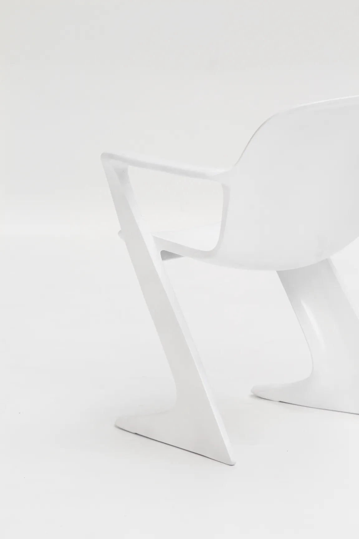 Chaises « Kangourou » blanches par Ernst Moeckl pour Horn
