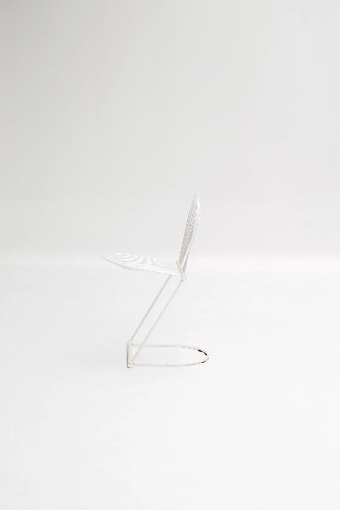 Chaises Swing blanches par Jutta & Herbert Ohl