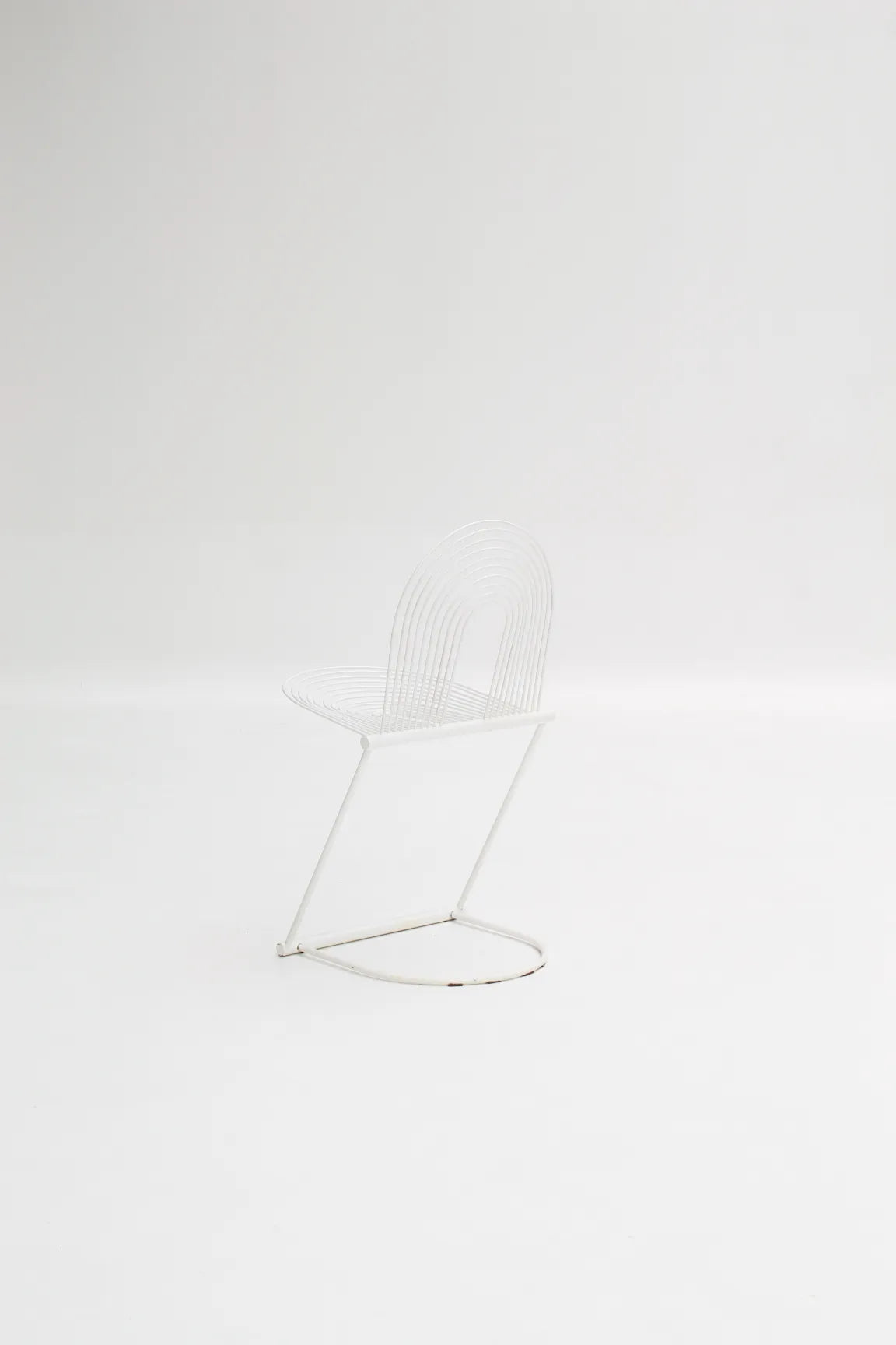 Chaises Swing blanches par Jutta & Herbert Ohl