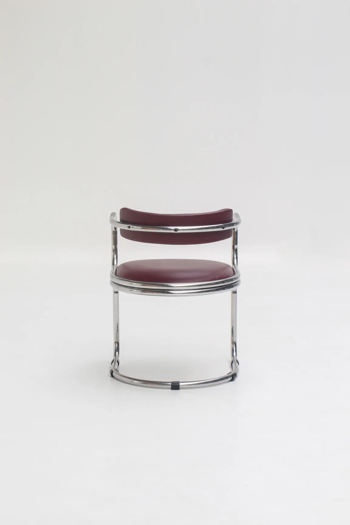 Ensemble de 4 chaises Zougoises Victoria en cuir bordeaux