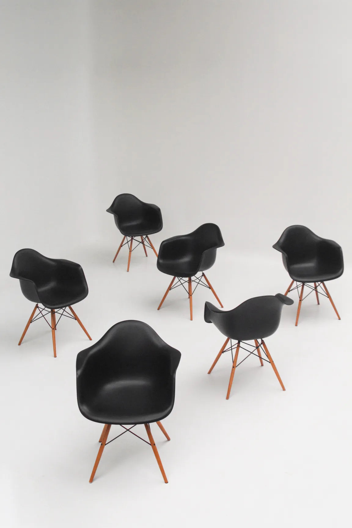 Ensemble 6 chaises DAW par Charles & Ray Eames, édition Vitra 2008