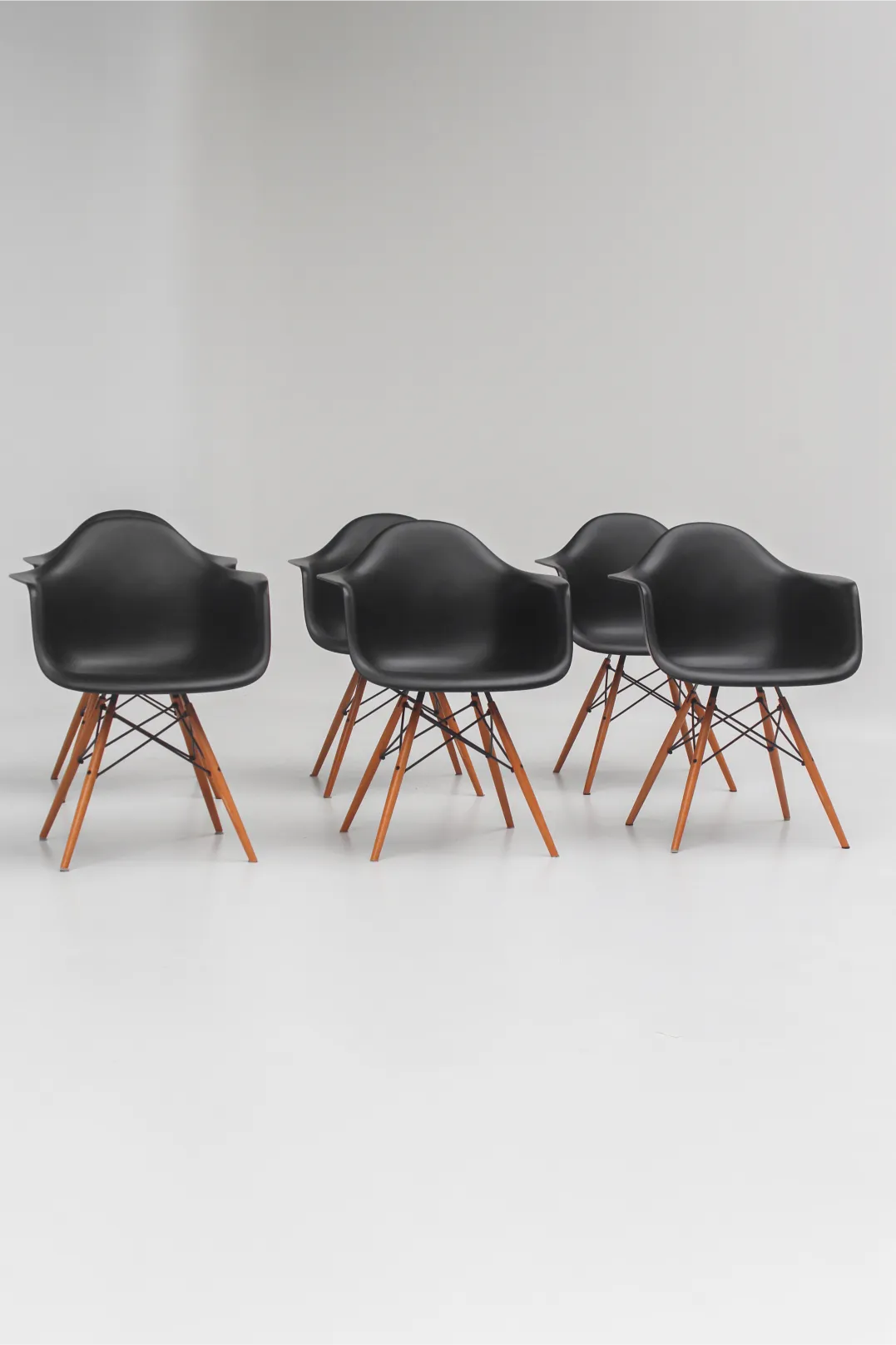 Ensemble 6 chaises DAW par Charles & Ray Eames, édition Vitra 2008