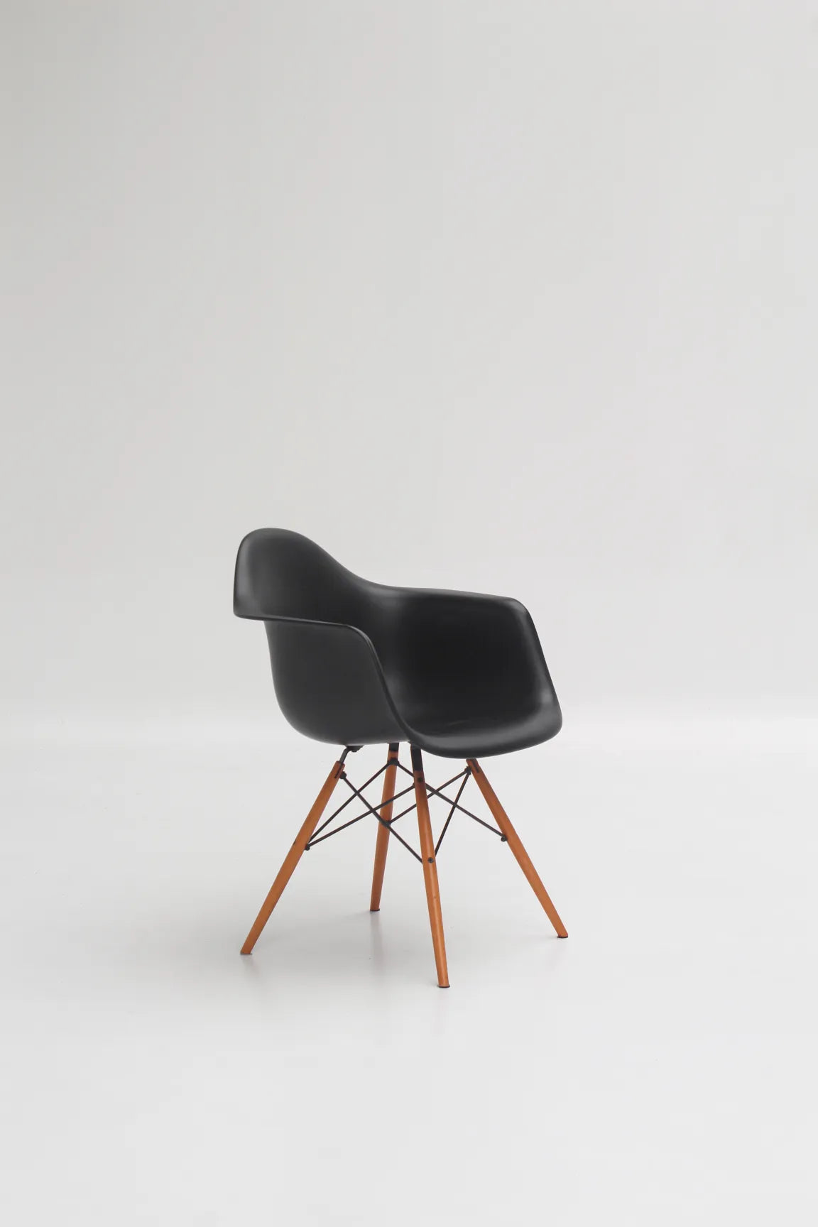 Ensemble 6 chaises DAW par Charles & Ray Eames, édition Vitra 2008