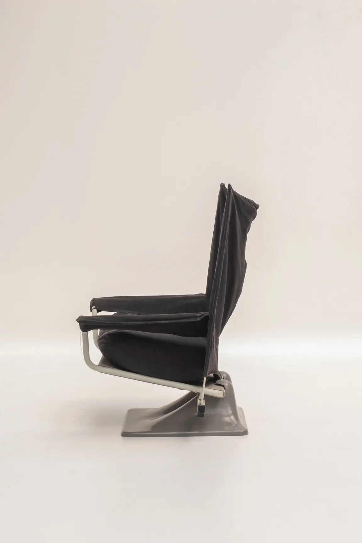 Fauteuil AEO par Archizoom Associati pour Cassina