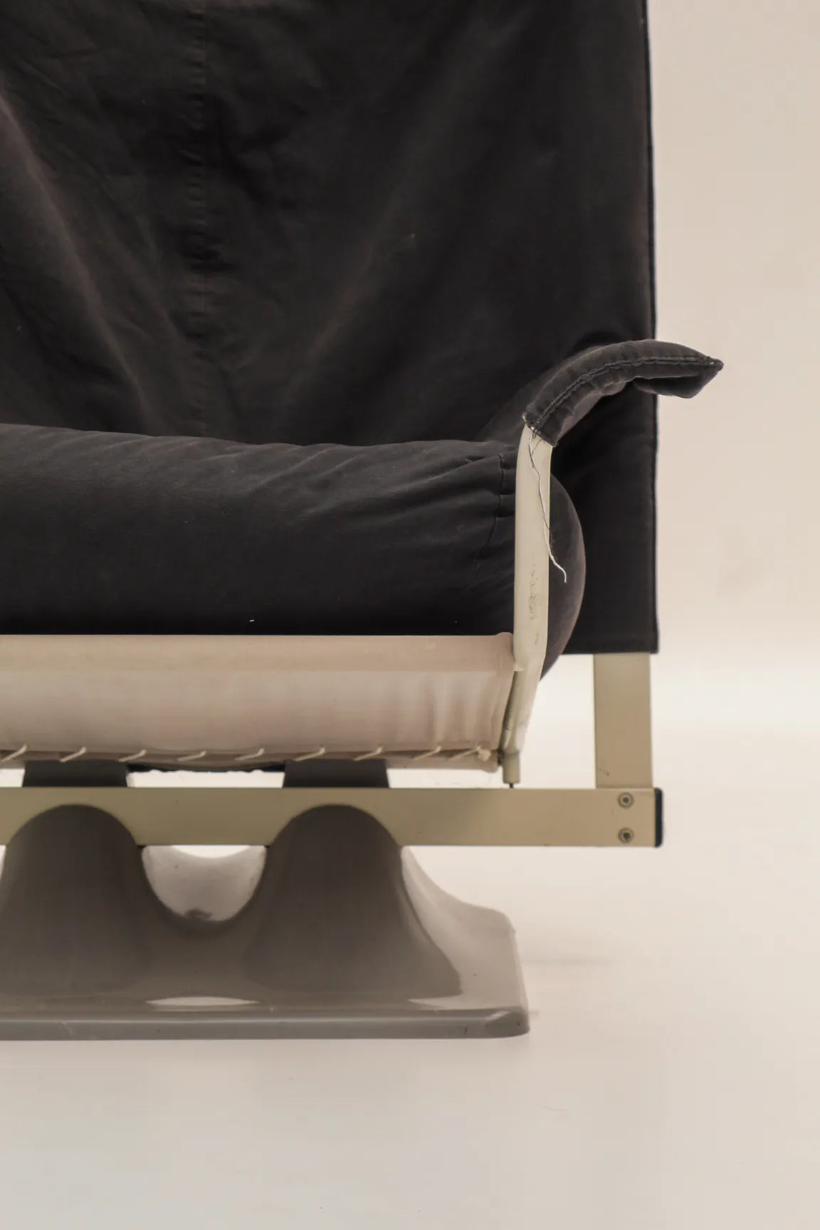 Fauteuil AEO par Archizoom Associati pour Cassina