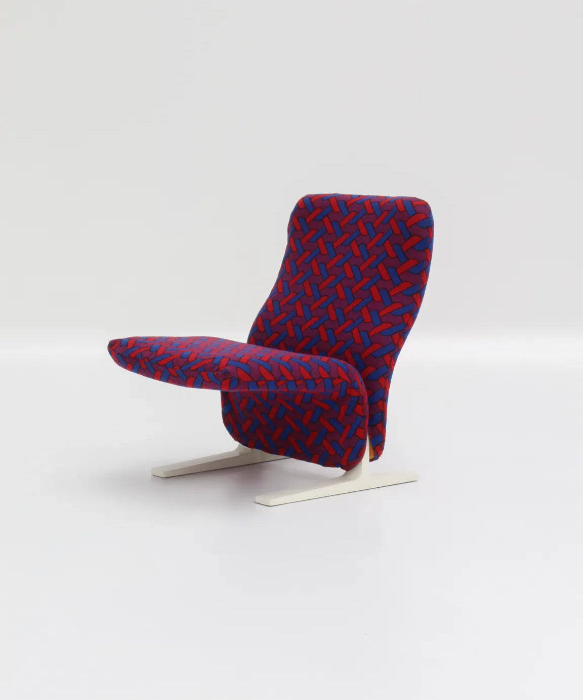 Chaise Concorde Pierre Paulin pour Artifort avec piètement blanc et tissu graphique vintage