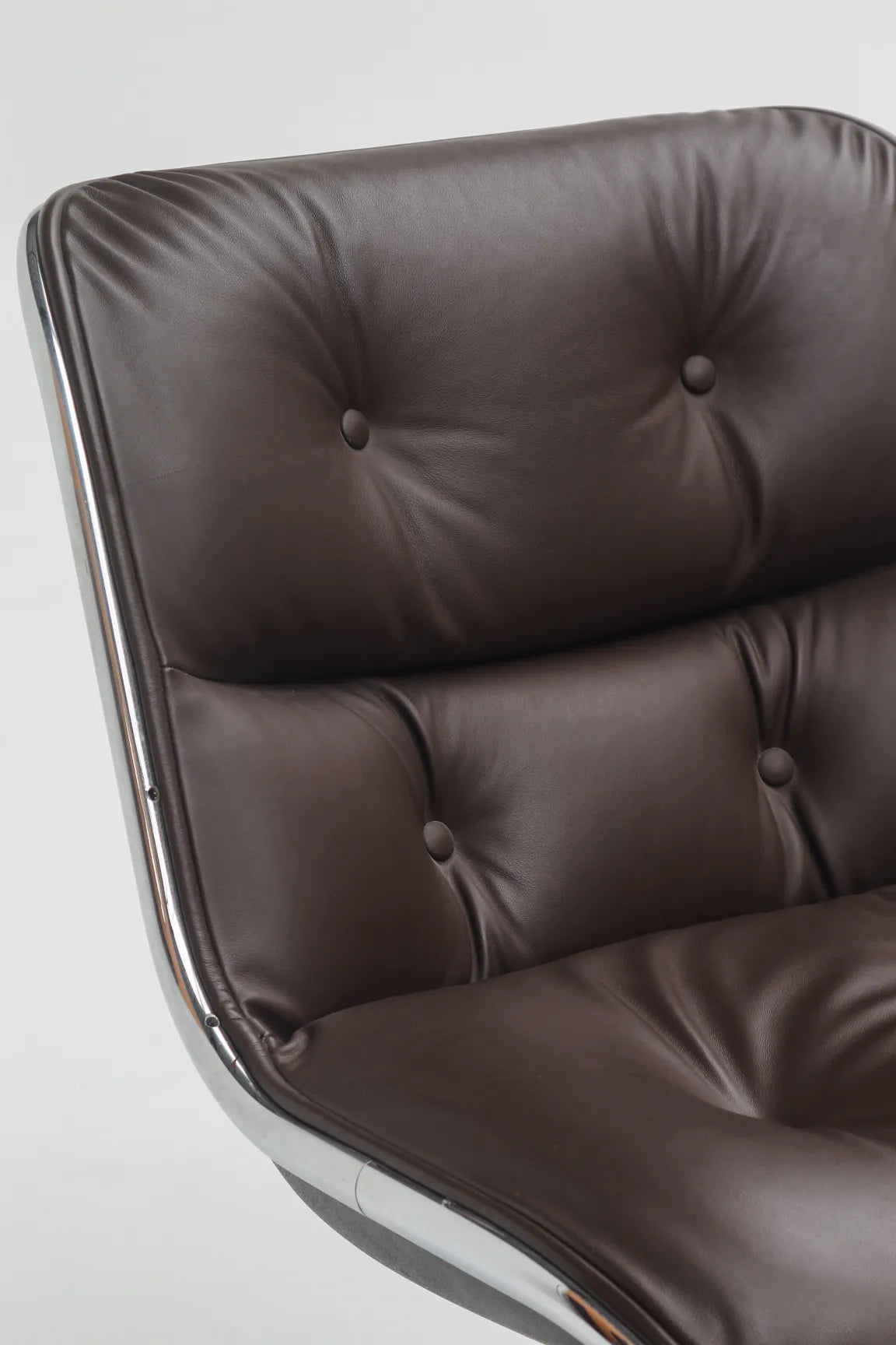 Fauteuil Executive en cuir marron par Charles Pollock pour Knoll