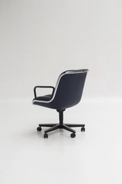 Fauteuil Executive bleu marine par Charles Pollock pour Knoll