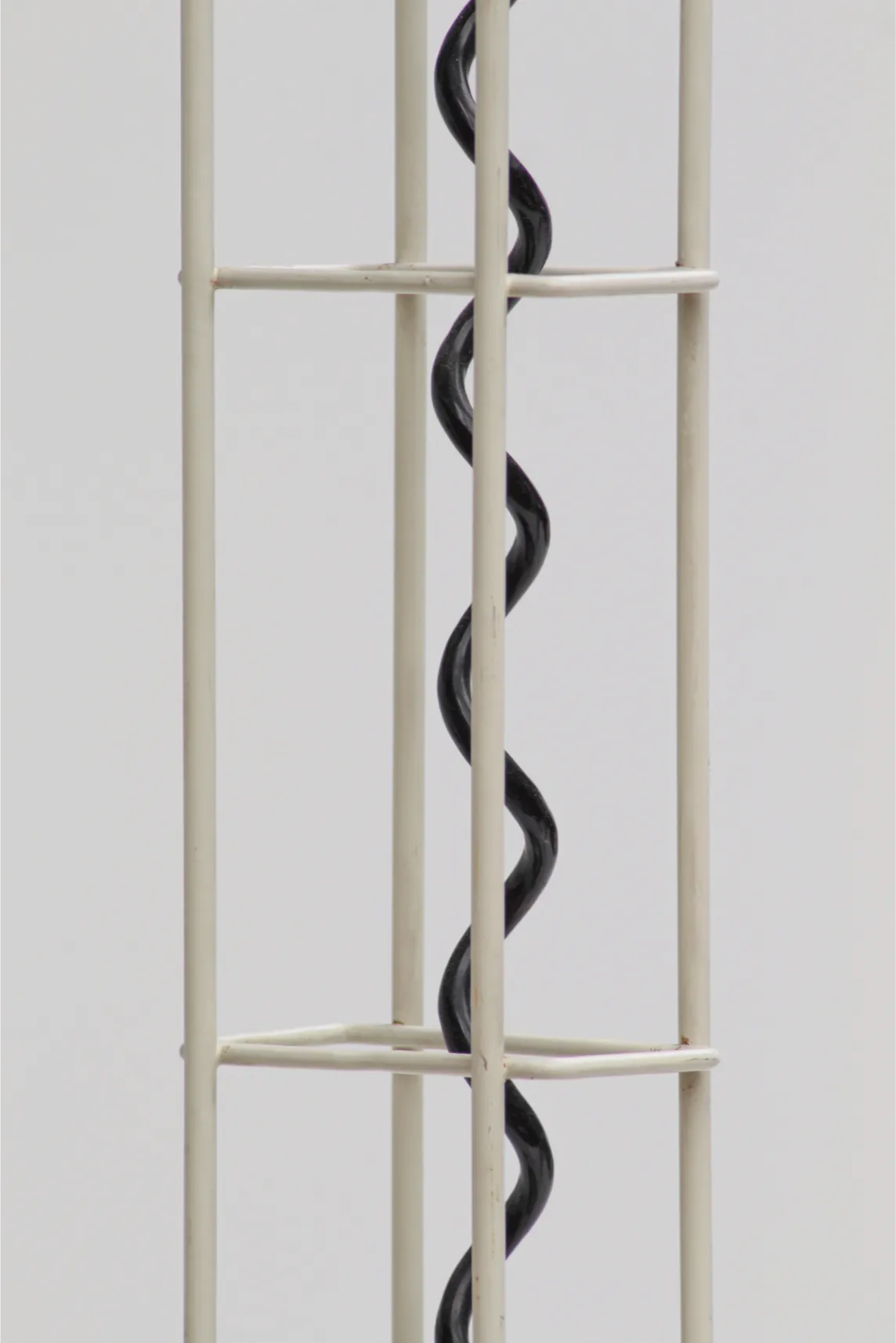 Lampadaire blanc Arelux – Italie, années 1980